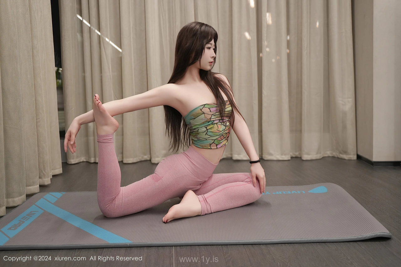 XIUREN(秀人网) No.8585 Adorable Chinese Homebody Girl 软糖爱喝奶