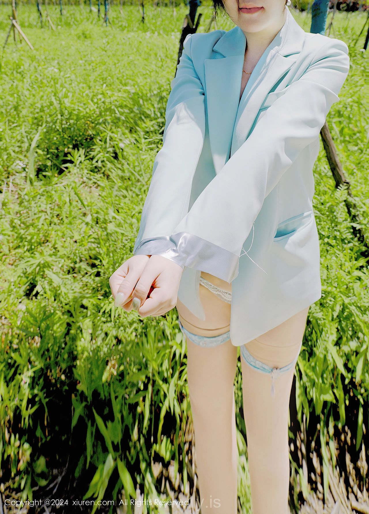 XIUREN(秀人网) No.8601 Charismatic Chinese Starlet 小薯条nienie