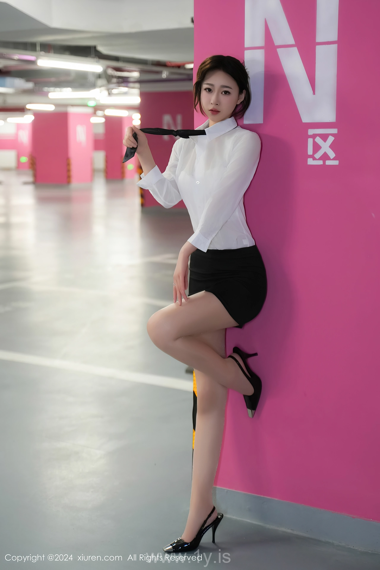 XIUREN(秀人网) No.8613 Attractive Asian Charmer 软糖爱喝奶