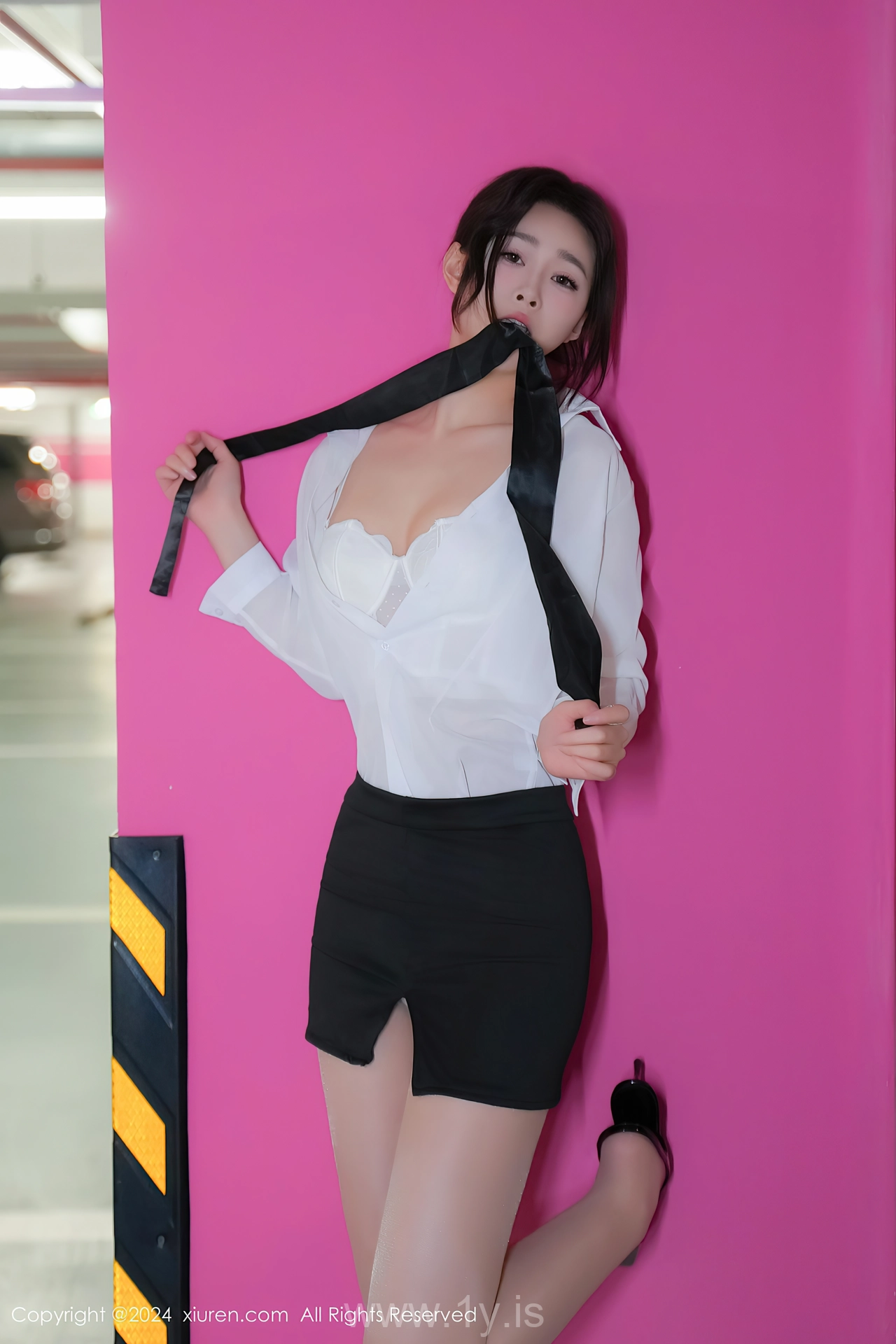 XIUREN(秀人网) No.8613 Attractive Asian Charmer 软糖爱喝奶