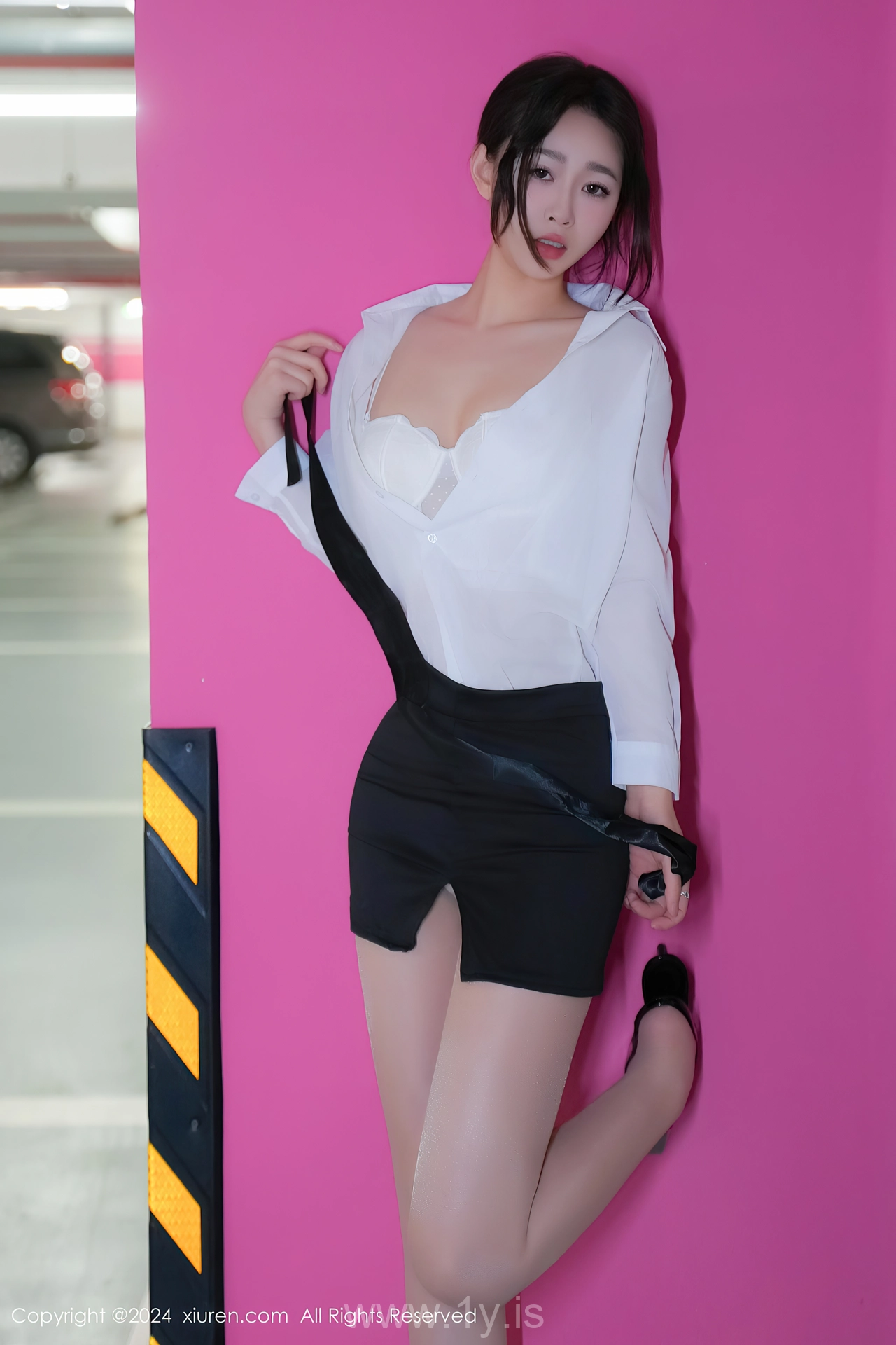 XIUREN(秀人网) No.8613 Attractive Asian Charmer 软糖爱喝奶