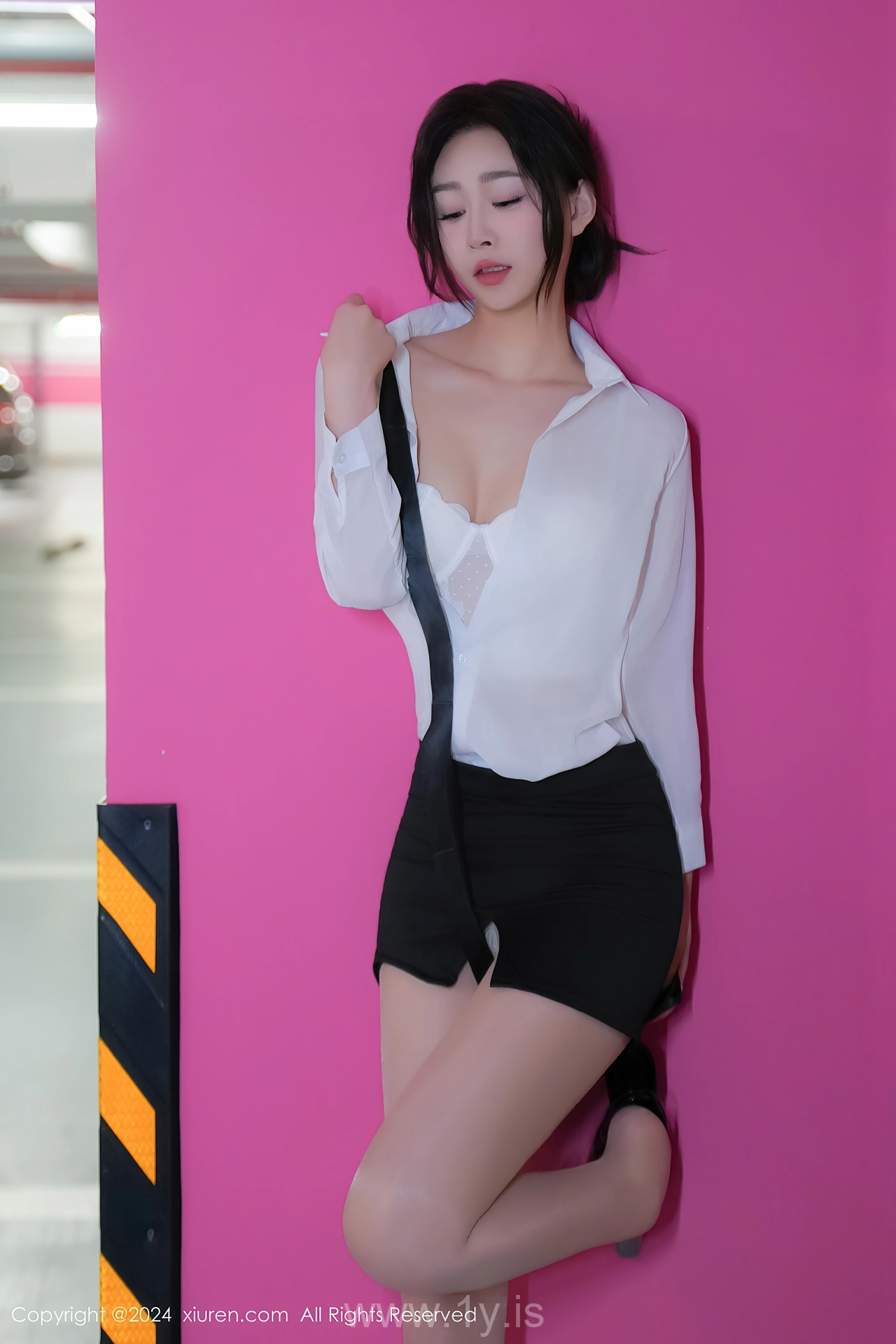 XIUREN(秀人网) No.8613 Attractive Asian Charmer 软糖爱喝奶