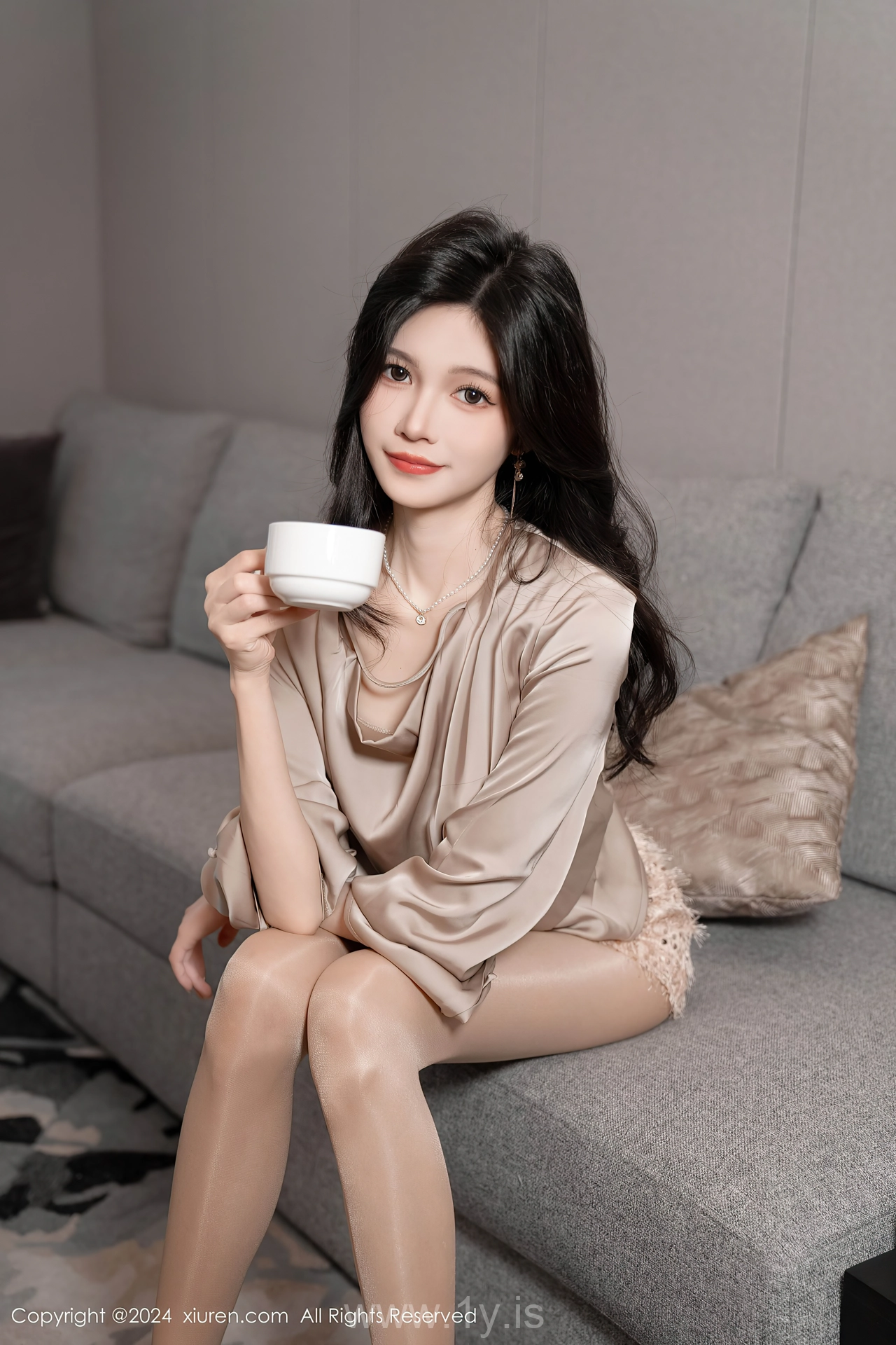 XIUREN(秀人网) No.8617 Vivacious & Seductive Asian Diva 程程程-