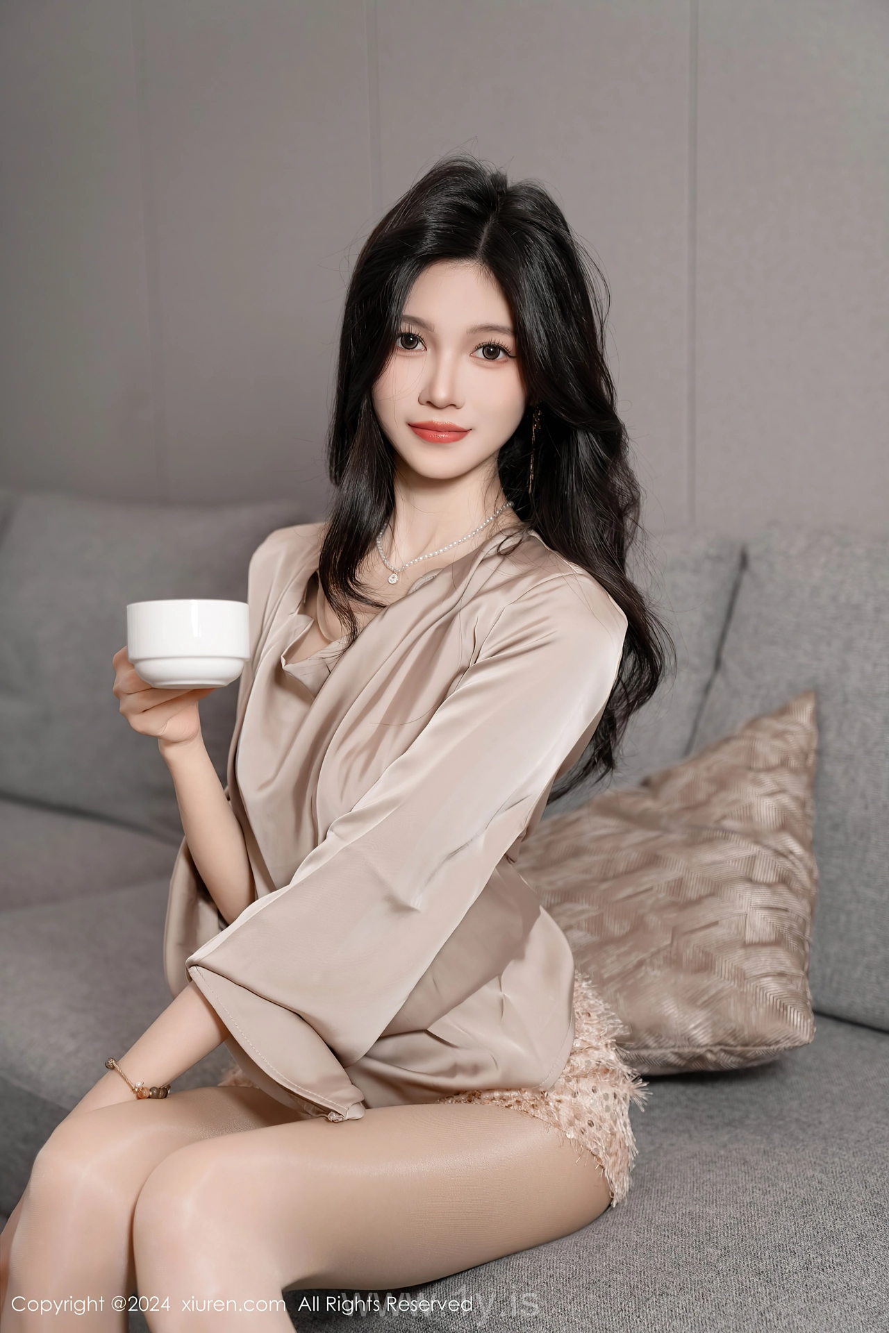 XIUREN(秀人网) No.8617 Vivacious & Seductive Asian Diva 程程程-