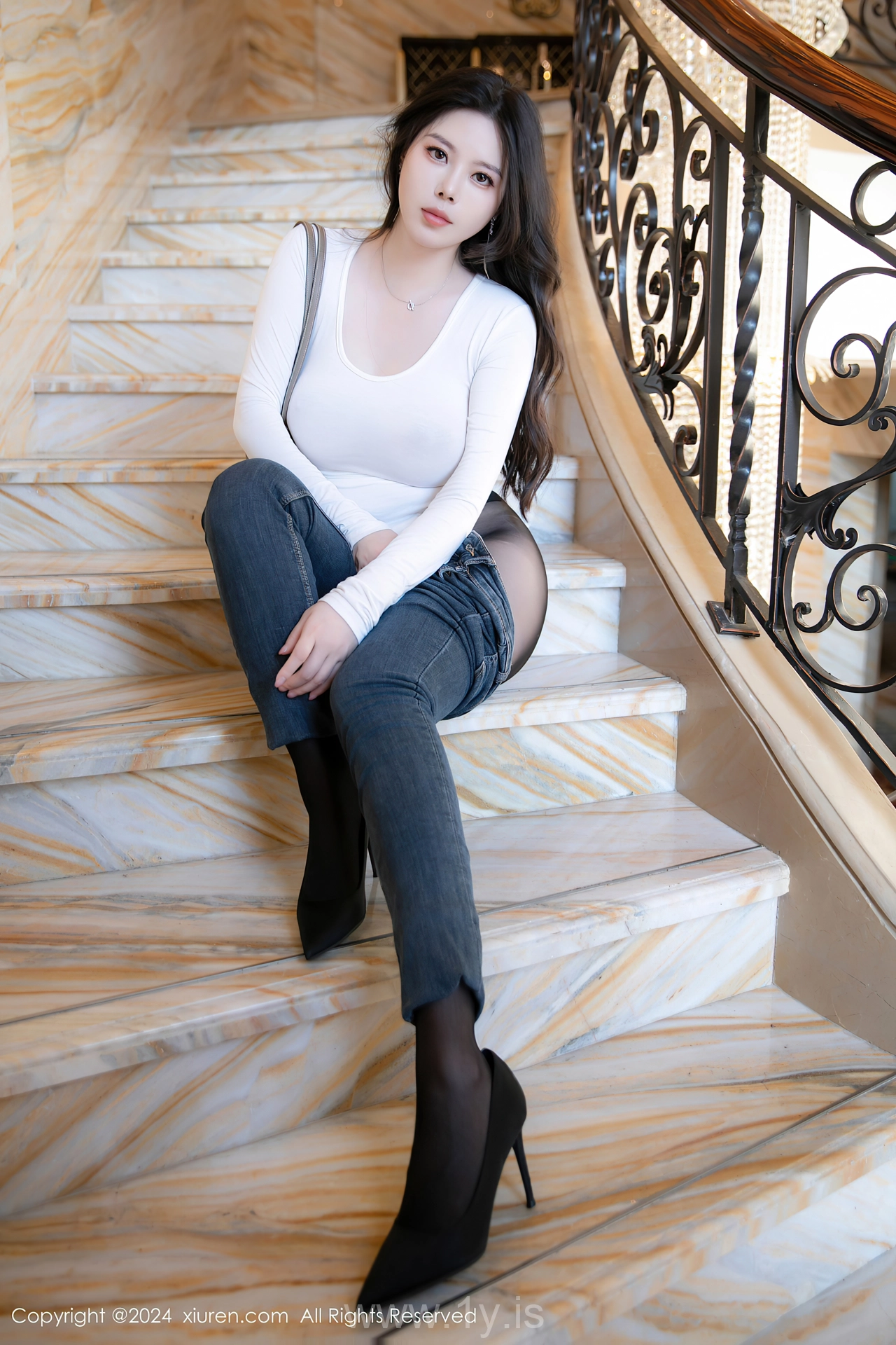 XIUREN(秀人网) No.8618 Slender Chinese Belle 白茹雪abby