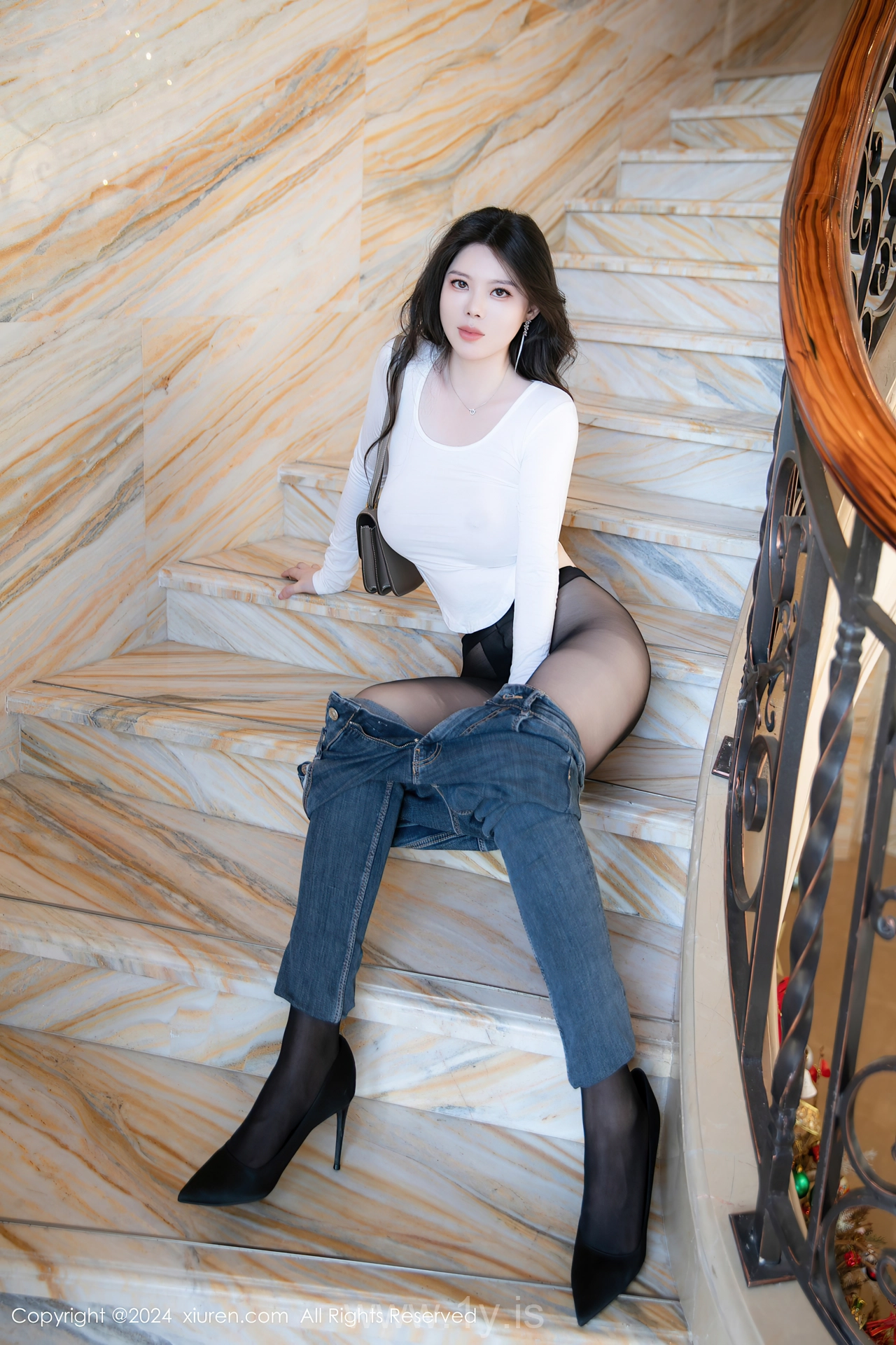 XIUREN(秀人网) No.8618 Slender Chinese Belle 白茹雪abby