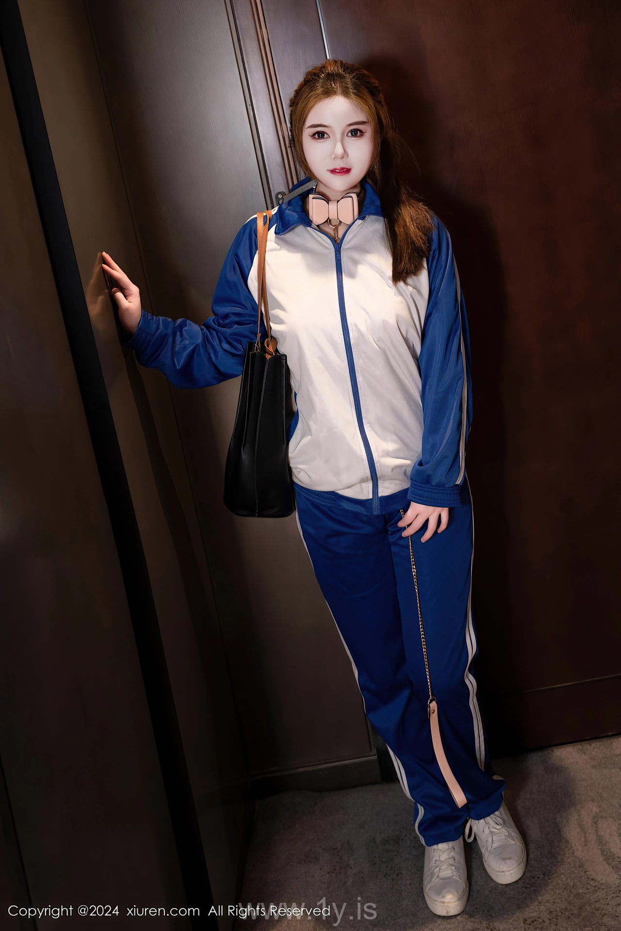 XIUREN(秀人网) No.8621 Irresistible & Voluptuous Chinese Enchantress 粉嫩嫩