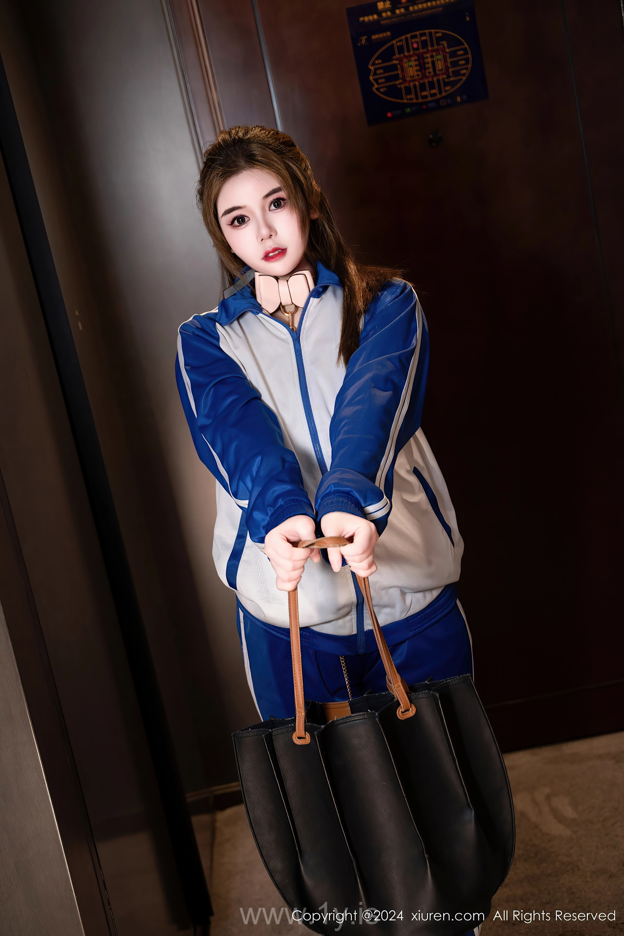 XIUREN(秀人网) No.8621 Irresistible & Voluptuous Chinese Enchantress 粉嫩嫩