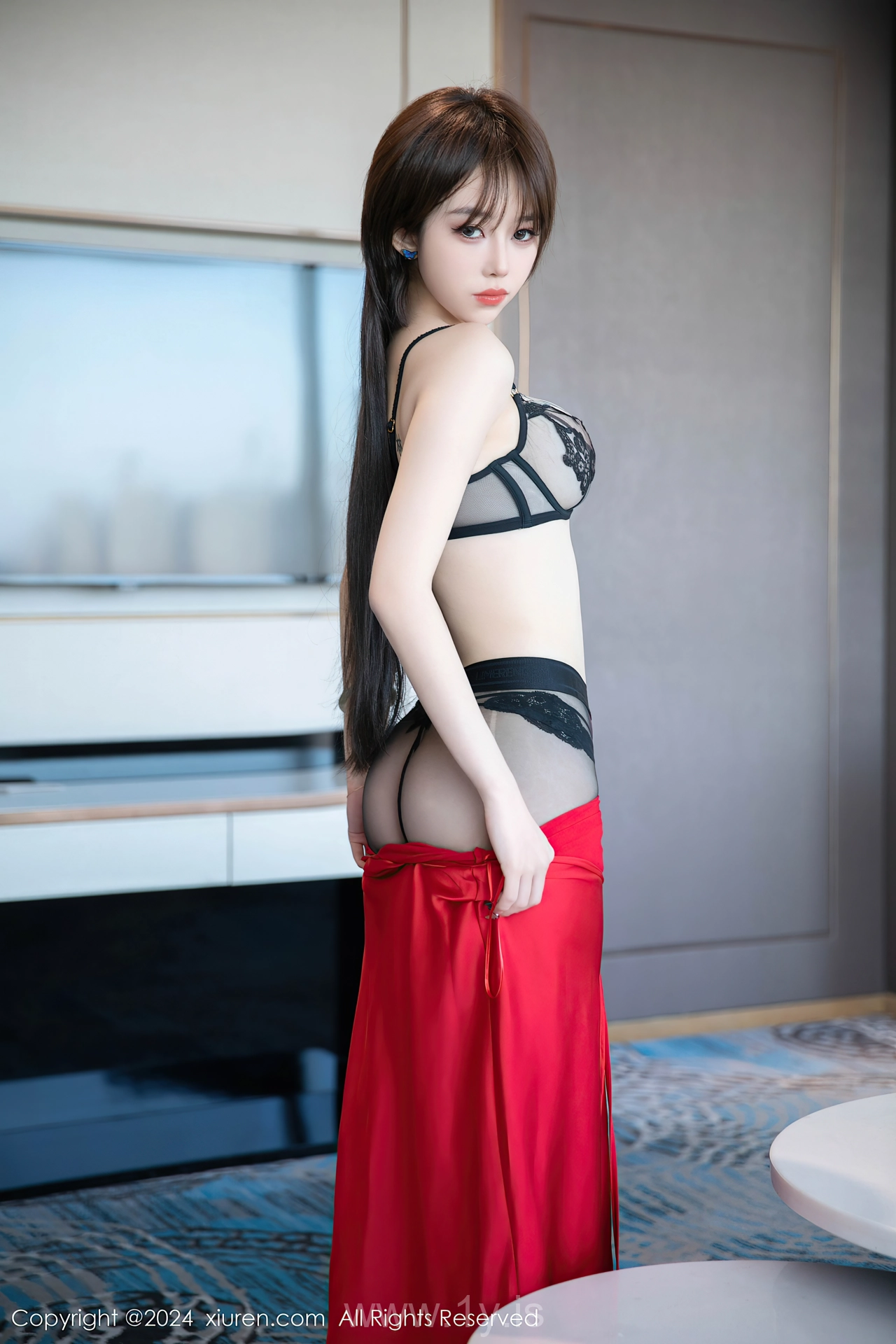 XIUREN(秀人网) No.8630 Shimmering Chinese Starlet 奶瓶