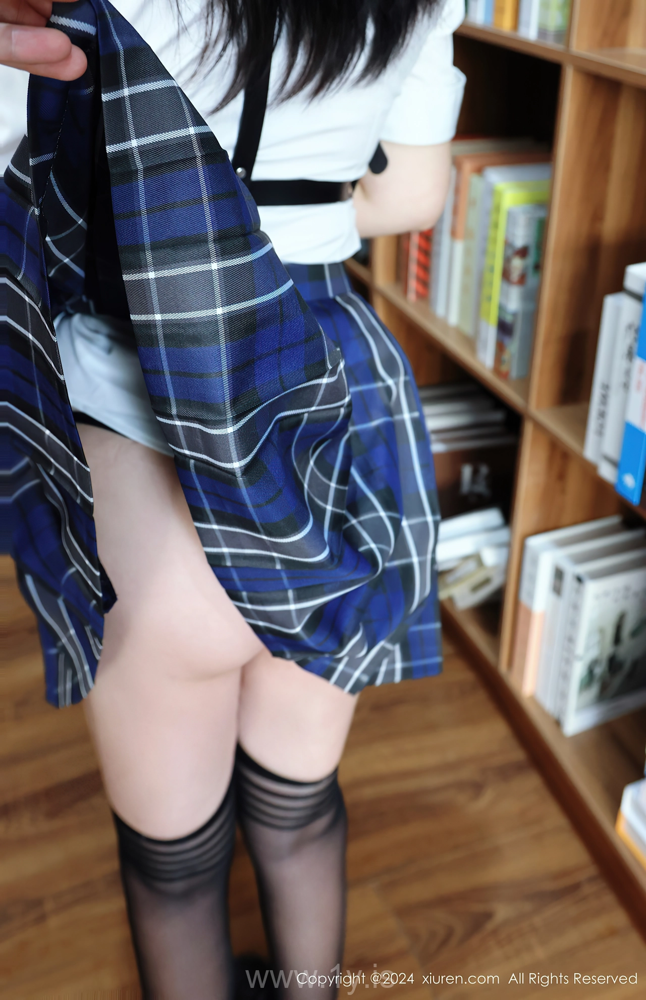 XIUREN(秀人网) No.8637 Mesmerizing Asian Vixen 小薯条nienie