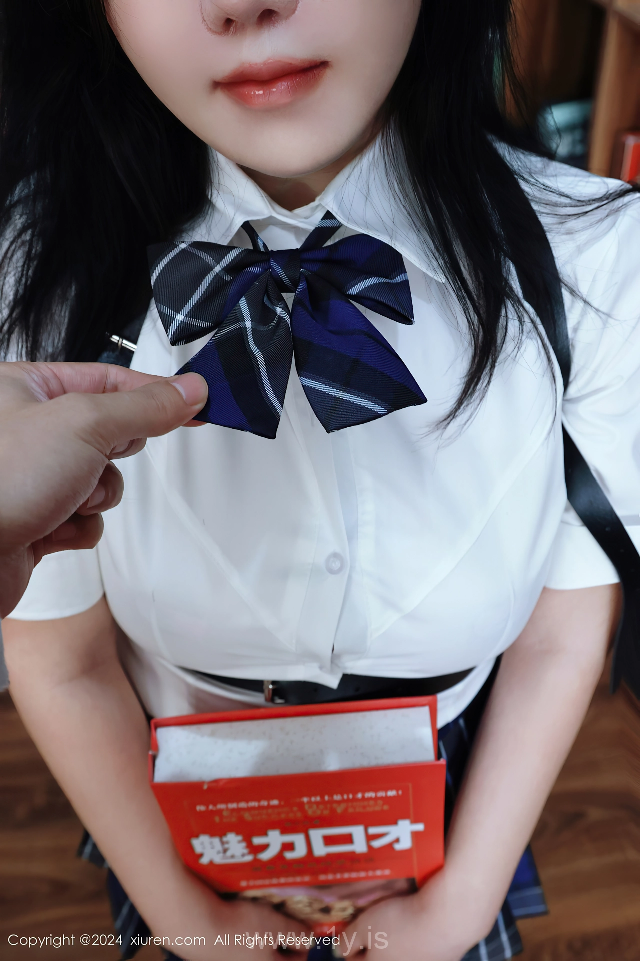 XIUREN(秀人网) No.8637 Mesmerizing Asian Vixen 小薯条nienie