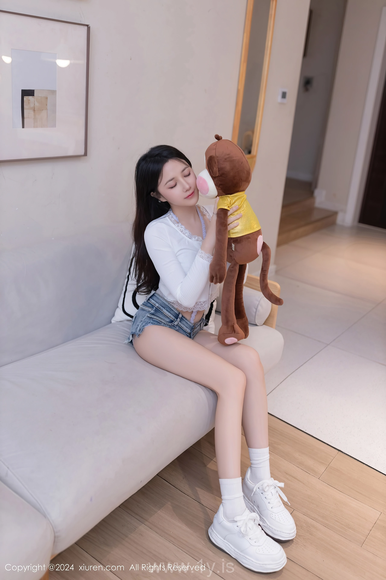 XIUREN(秀人网) No.8639 Delicate & Classy Chinese Diva 鱼子酱Fish