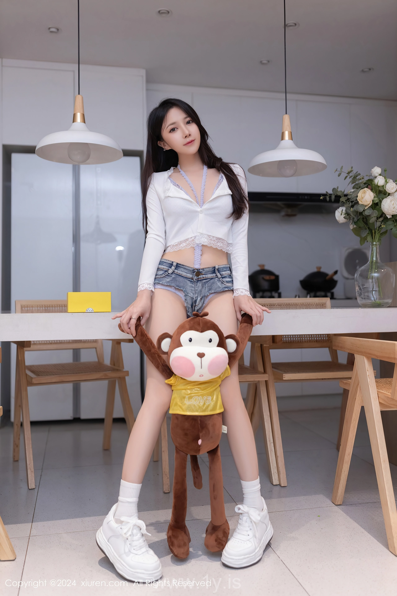 XIUREN(秀人网) No.8639 Delicate & Classy Chinese Diva 鱼子酱Fish