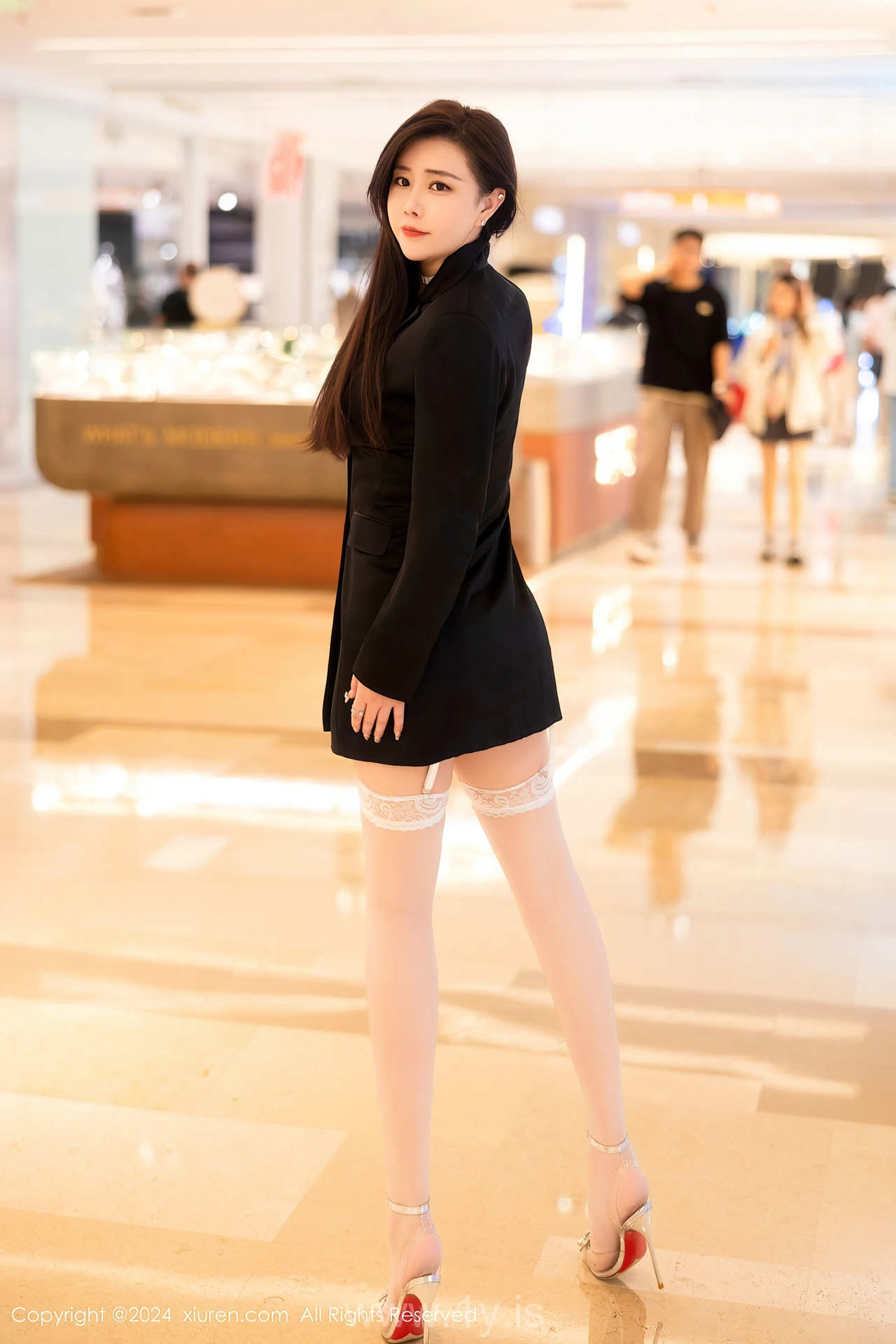 XIUREN(秀人网) No.8642 Perfect & Cute Chinese Vixen 王婉悠Queen