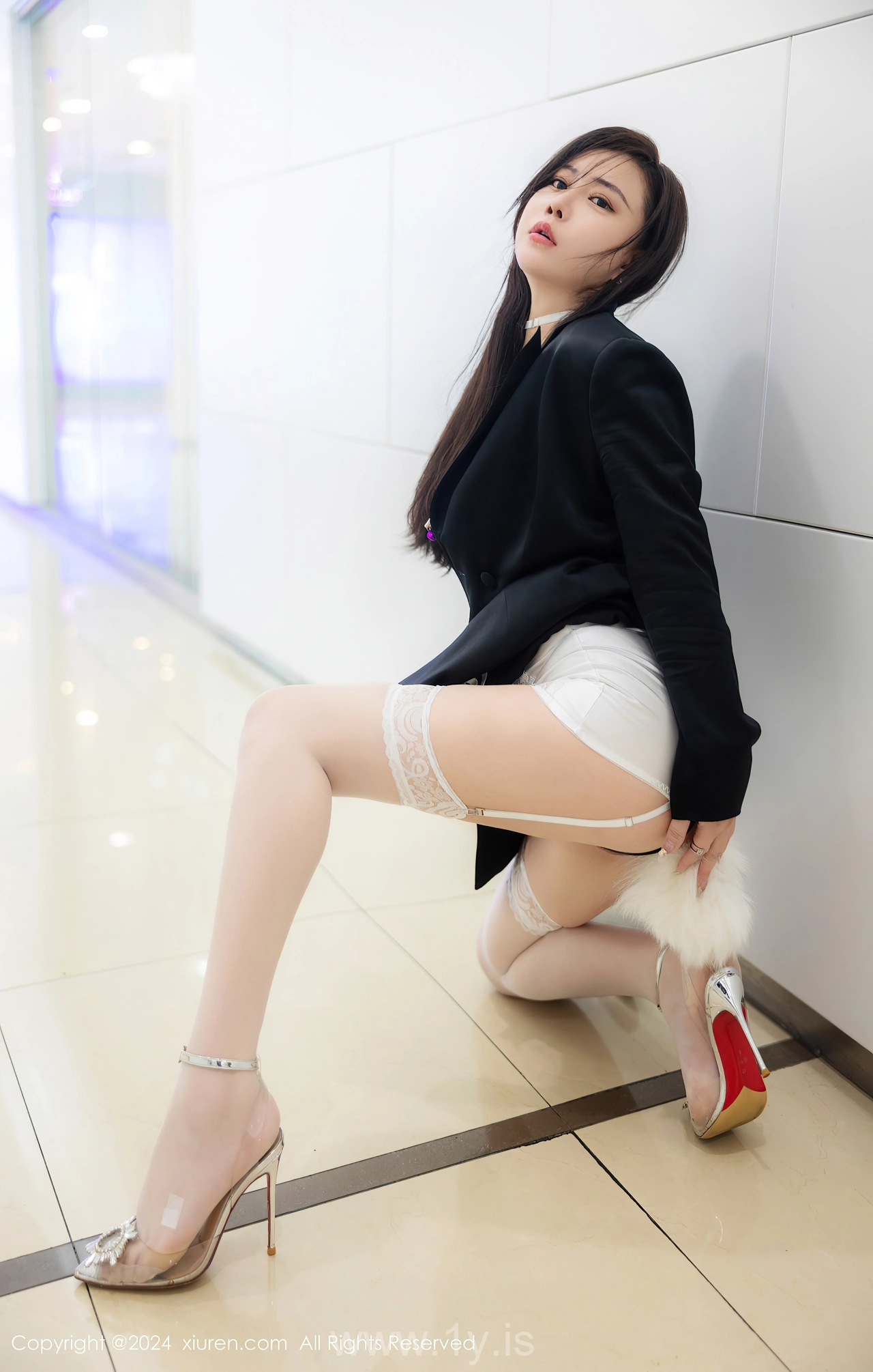 XIUREN(秀人网) No.8642 Perfect & Cute Chinese Vixen 王婉悠Queen