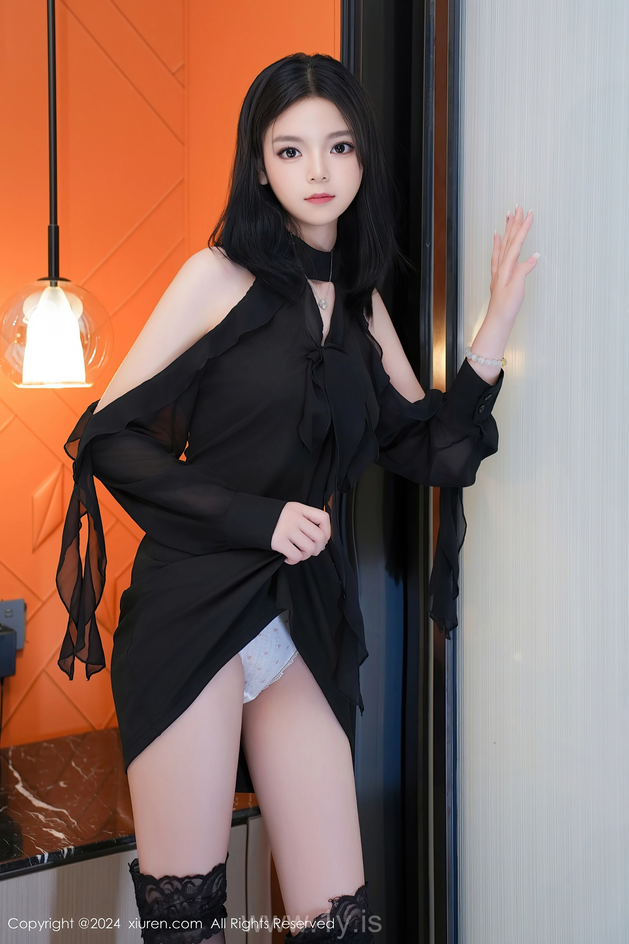 XIUREN(秀人网) No.8651 Sophisticated & Seductive Chinese Dreamgirl 唐心心