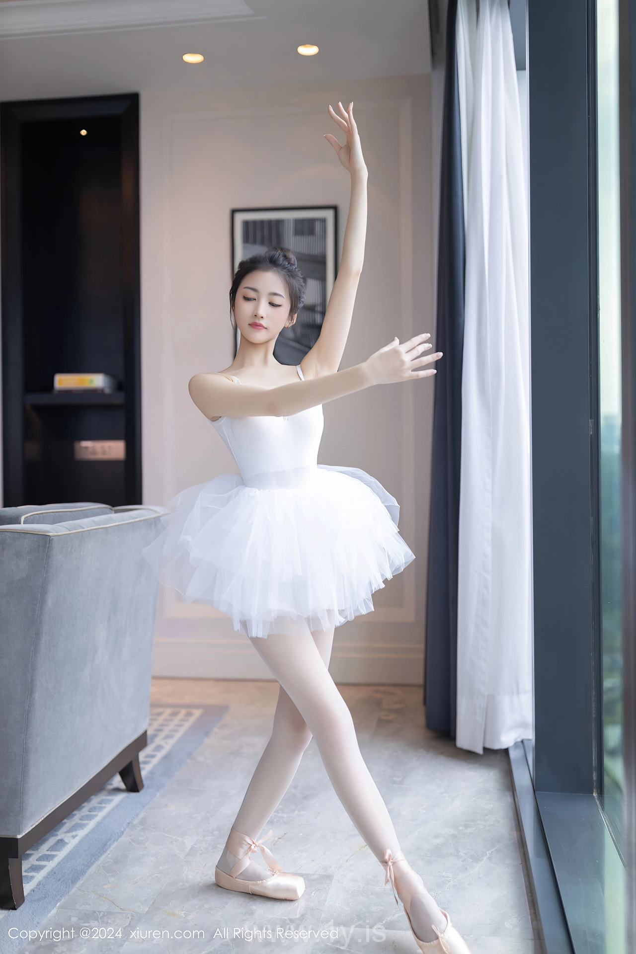 XIUREN(秀人网) No.8657 Sophisticated & Sensuous Asian Charmer 鱼尾fish