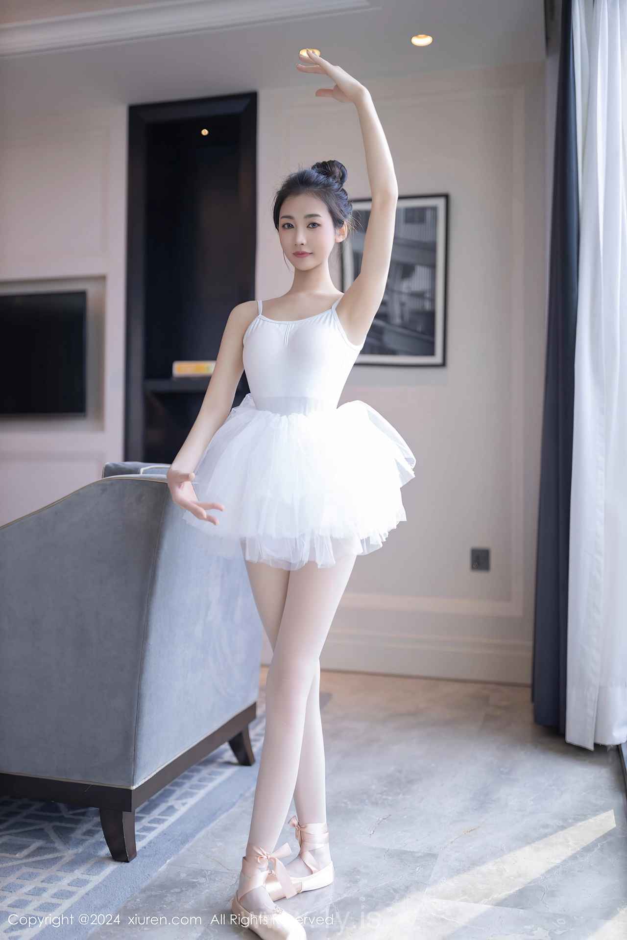 XIUREN(秀人网) No.8657 Sophisticated & Sensuous Asian Charmer 鱼尾fish