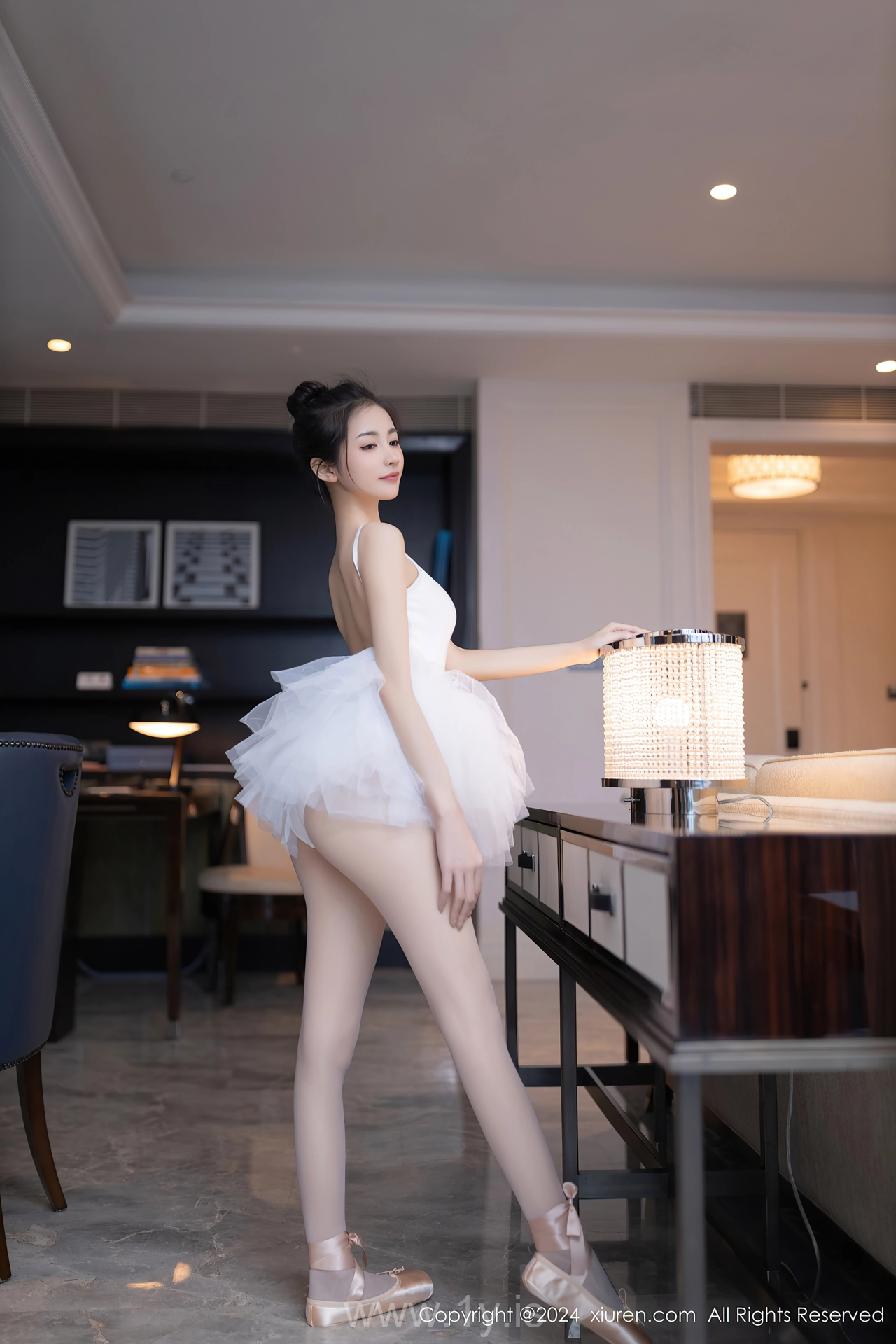 XIUREN(秀人网) No.8657 Sophisticated & Sensuous Asian Charmer 鱼尾fish