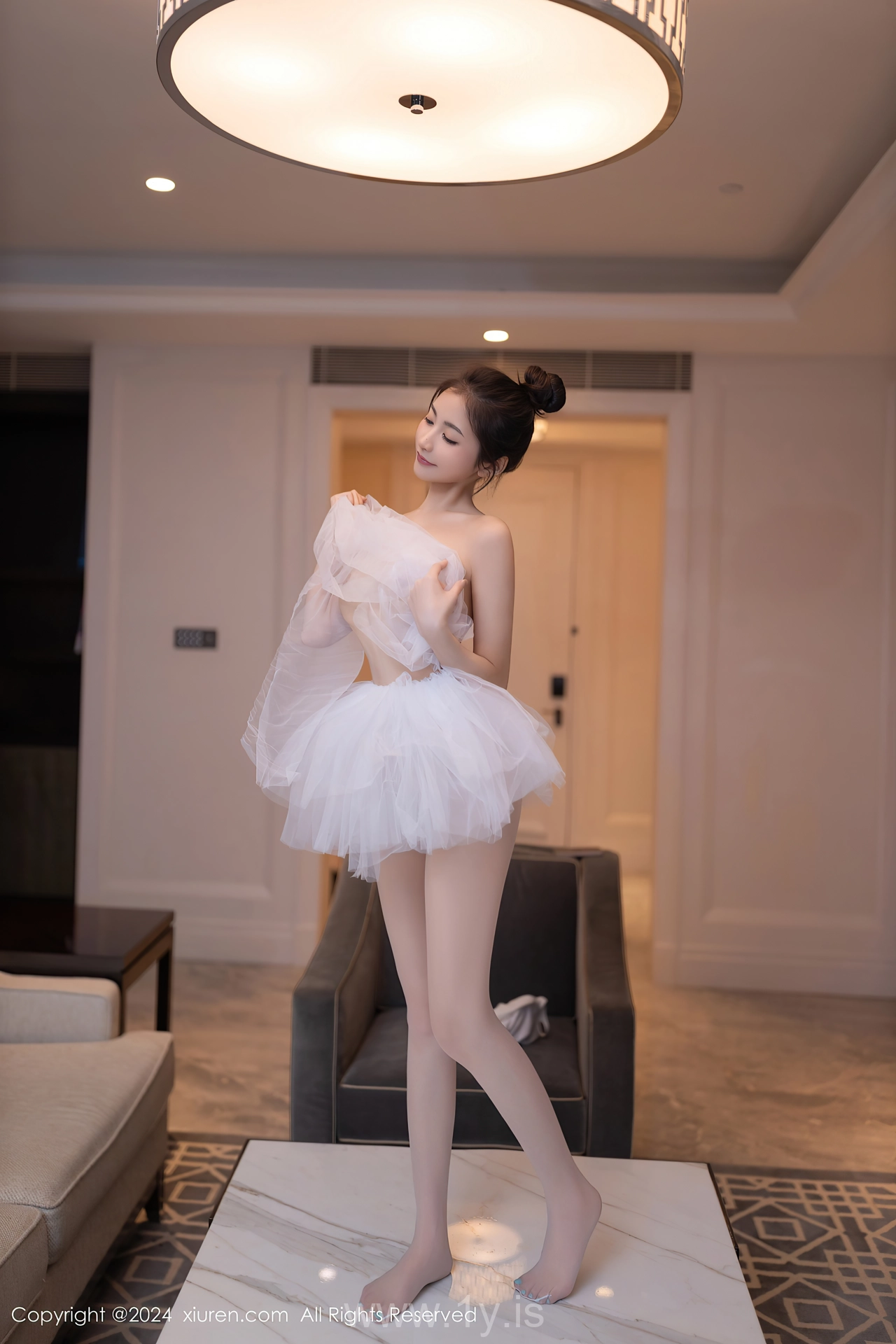 XIUREN(秀人网) No.8657 Sophisticated & Sensuous Asian Charmer 鱼尾fish