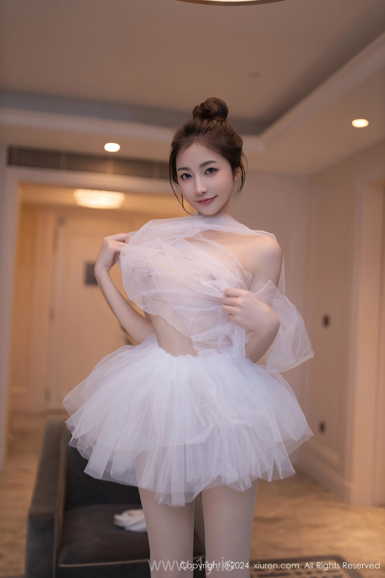 XIUREN(秀人网) No.8657 Sophisticated & Sensuous Asian Charmer 鱼尾fish