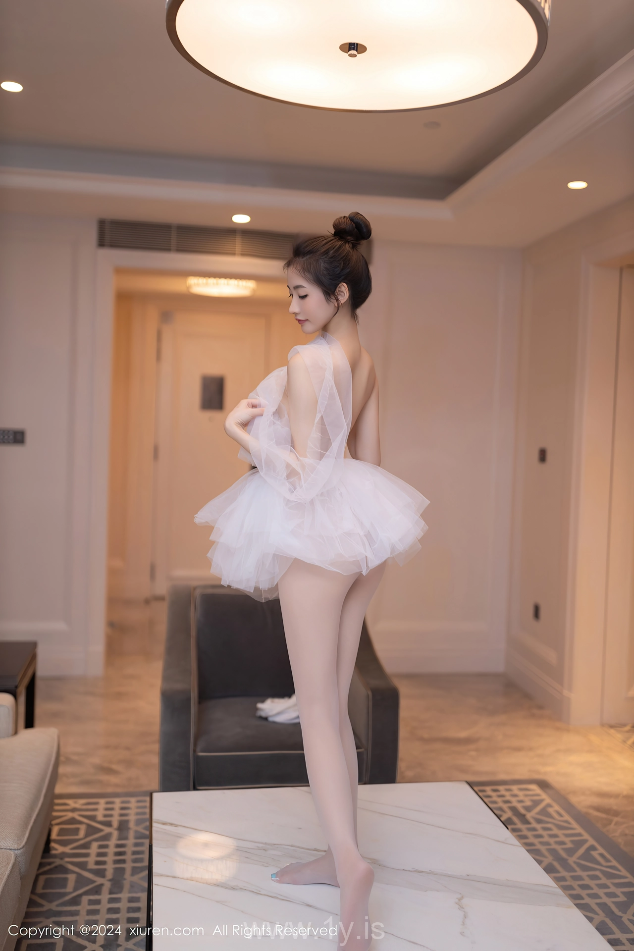 XIUREN(秀人网) No.8657 Sophisticated & Sensuous Asian Charmer 鱼尾fish