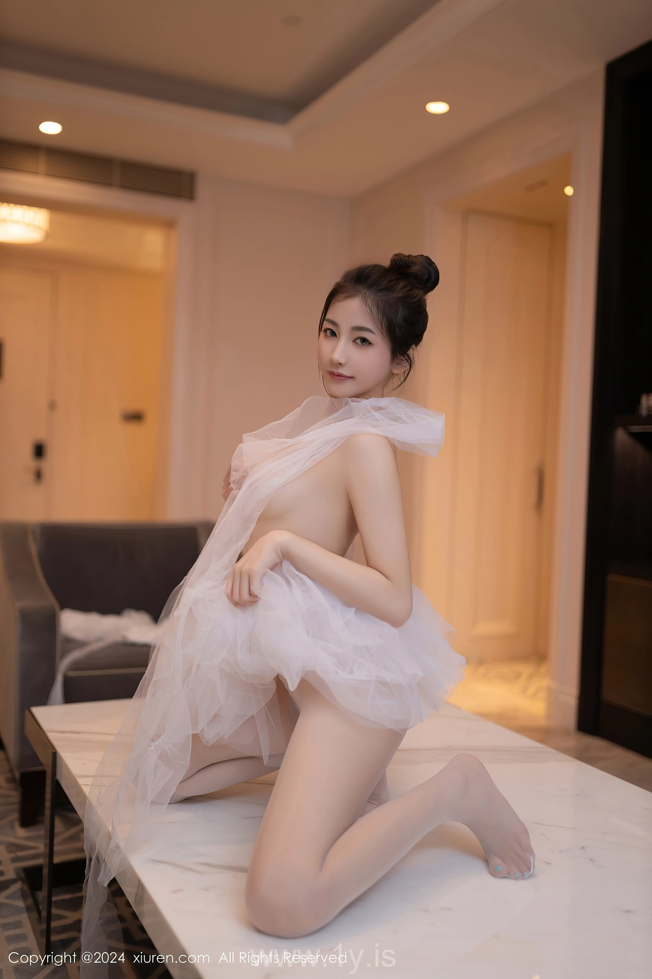 XIUREN(秀人网) No.8657 Sophisticated & Sensuous Asian Charmer 鱼尾fish