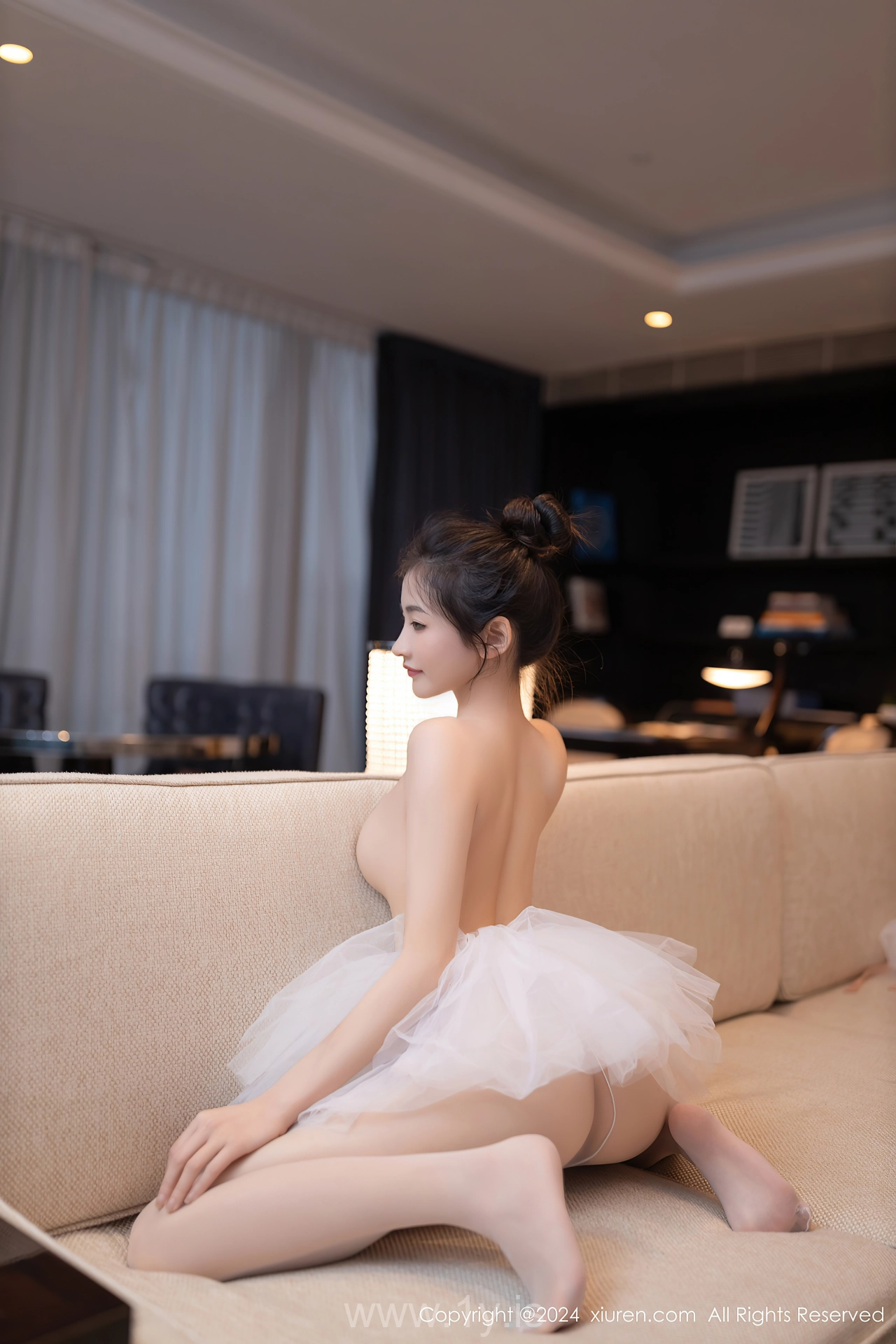 XIUREN(秀人网) No.8657 Sophisticated & Sensuous Asian Charmer 鱼尾fish