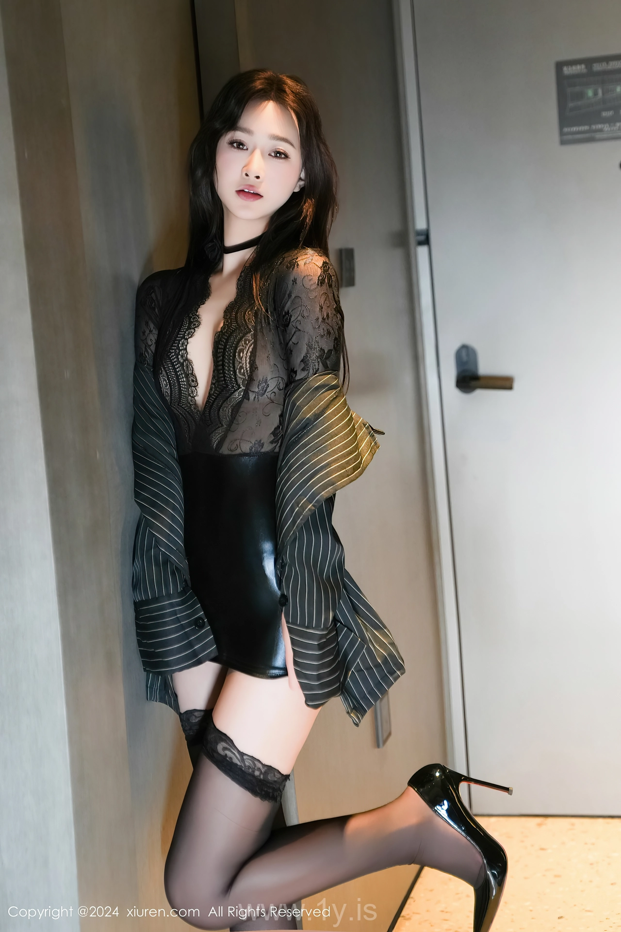 XIUREN(秀人网) No.8660 Vivacious & Luminous Asian Babe 软糖爱喝奶