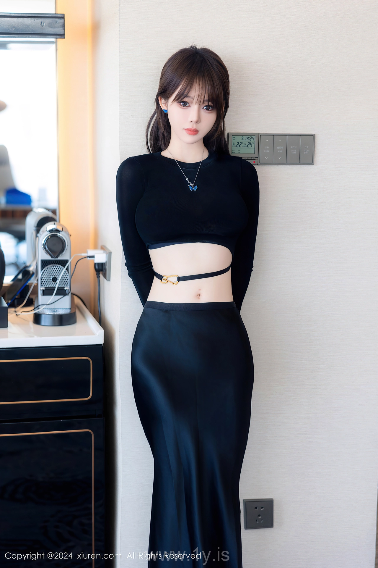 XIUREN(秀人网) No.8661 Glamorous & Pretty Chinese Hottie 奶瓶