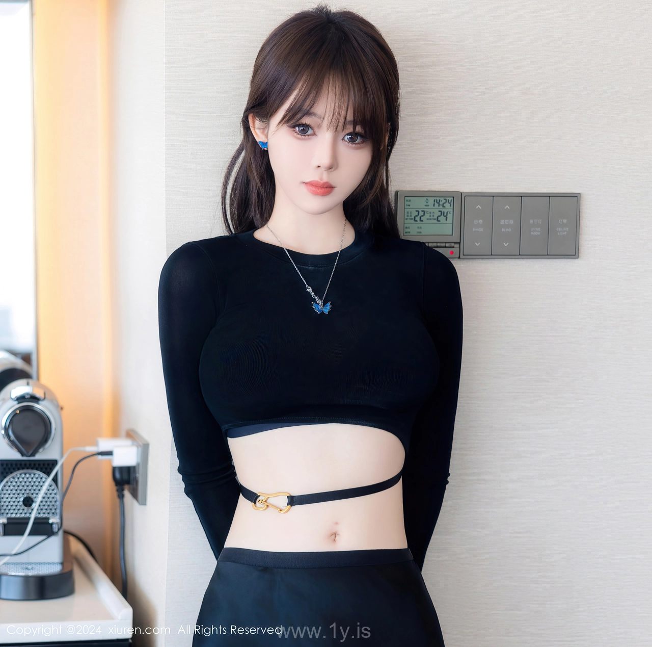 XIUREN(秀人网) No.8661 Glamorous & Pretty Chinese Hottie 奶瓶