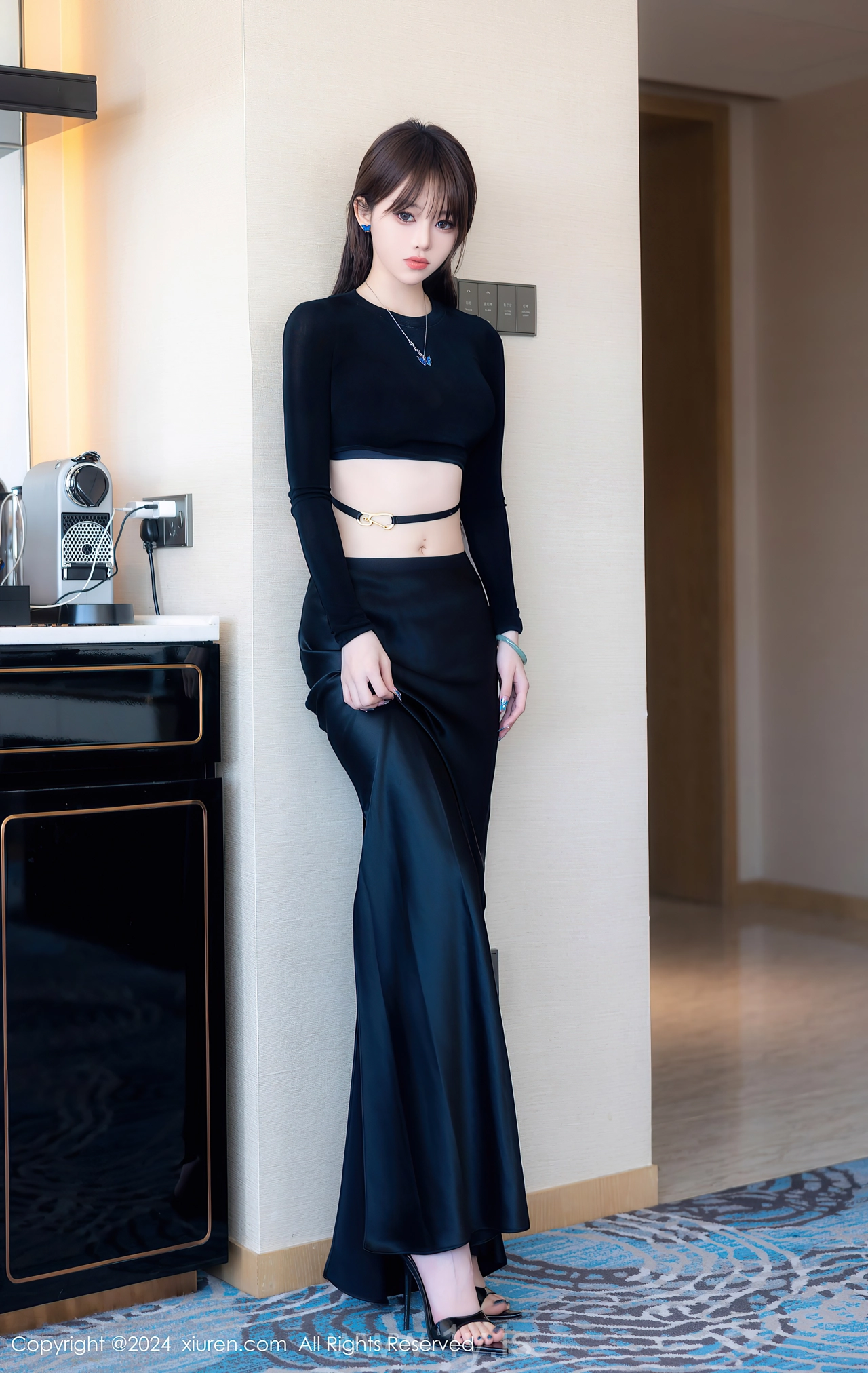 XIUREN(秀人网) No.8661 Glamorous & Pretty Chinese Hottie 奶瓶