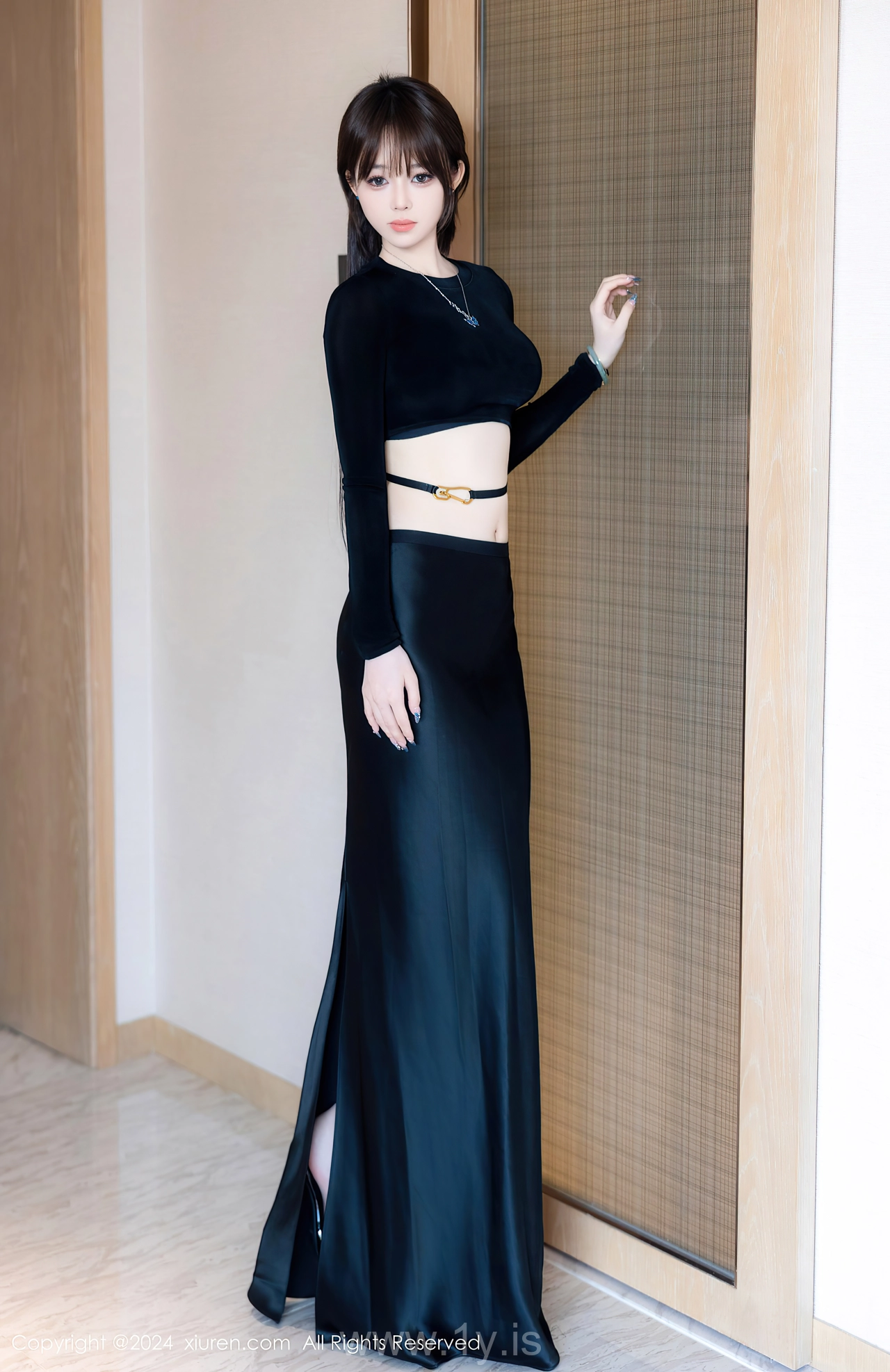 XIUREN(秀人网) No.8661 Glamorous & Pretty Chinese Hottie 奶瓶