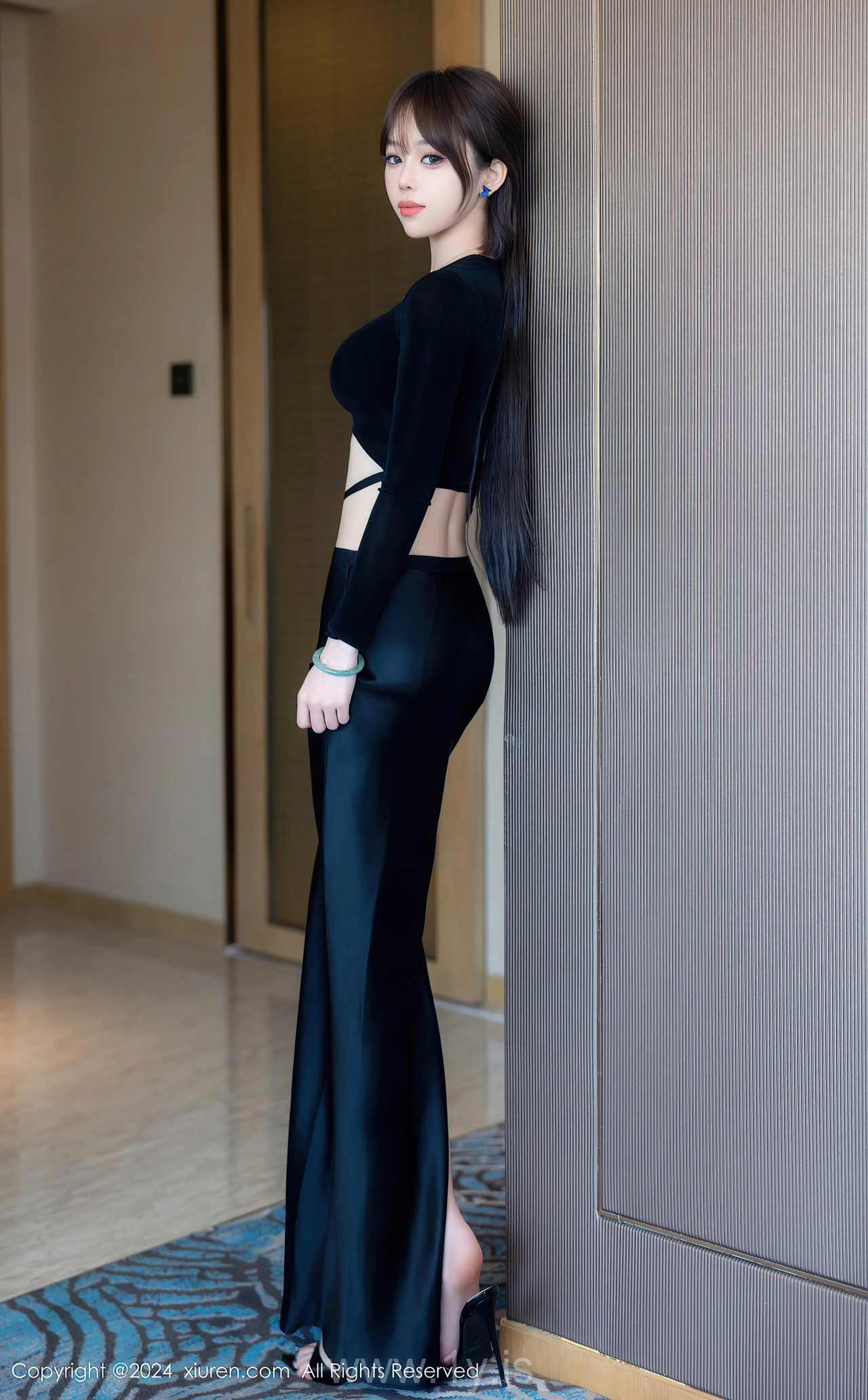 XIUREN(秀人网) No.8661 Glamorous & Pretty Chinese Hottie 奶瓶