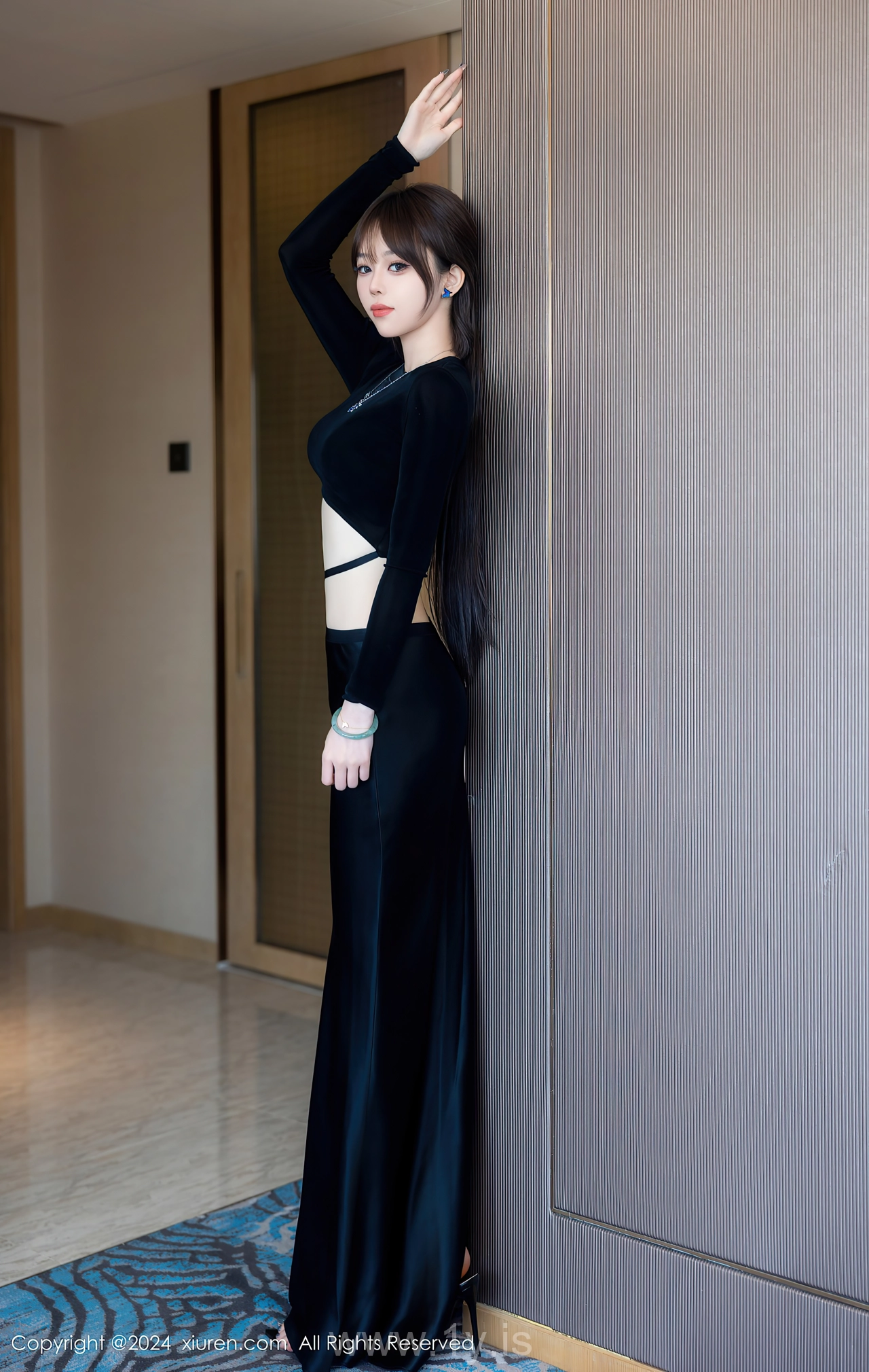 XIUREN(秀人网) No.8661 Glamorous & Pretty Chinese Hottie 奶瓶