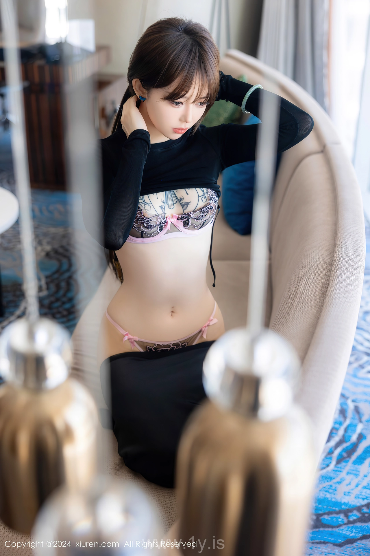 XIUREN(秀人网) No.8661 Glamorous & Pretty Chinese Hottie 奶瓶