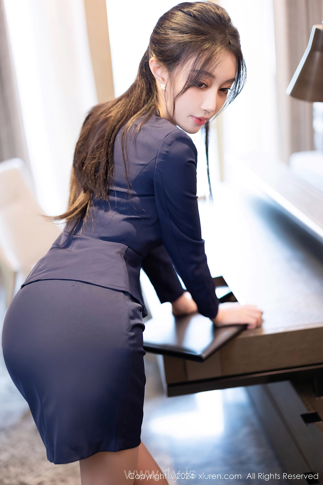 XIUREN(秀人网) No.8669 Playful & Charismatic Asian Rose 玥儿玥