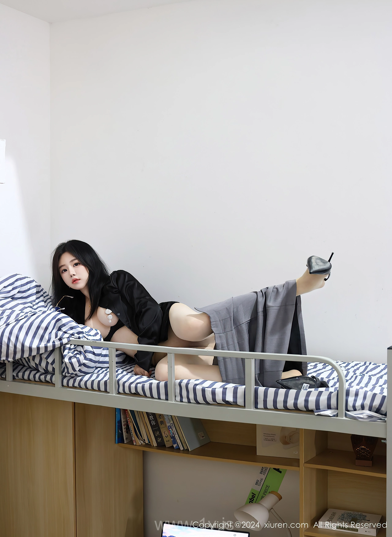 XIUREN(秀人网) No.8674 Charismatic Asian Queen 小薯条nienie