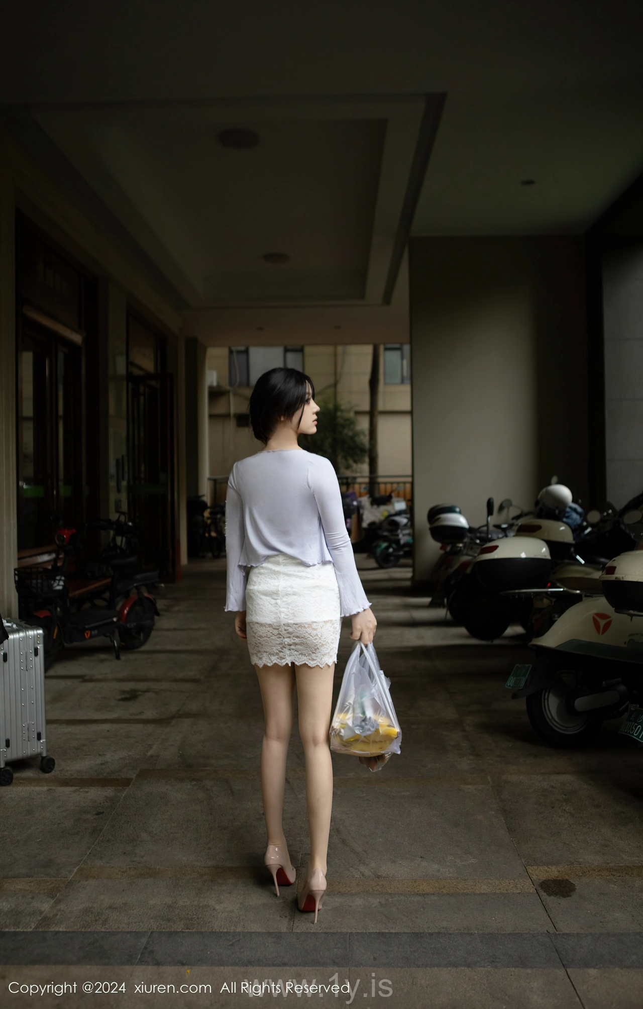 XIUREN(秀人网) No.8677 Cute & Graceful Chinese Rara Avis 豆瓣酱