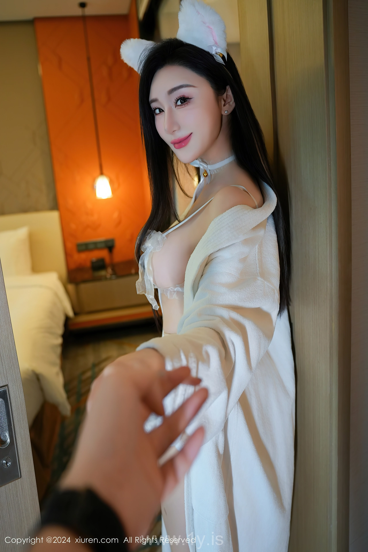 XIUREN(秀人网) No.8679 Intriguing Asian Peri 田兮白