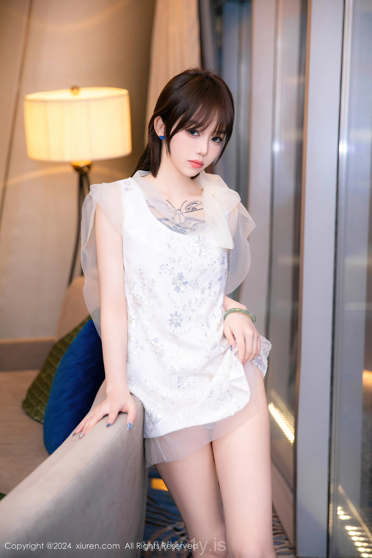 XIUREN(秀人网) No.8696 Beautiful & Delightful Asian Fox 奶瓶