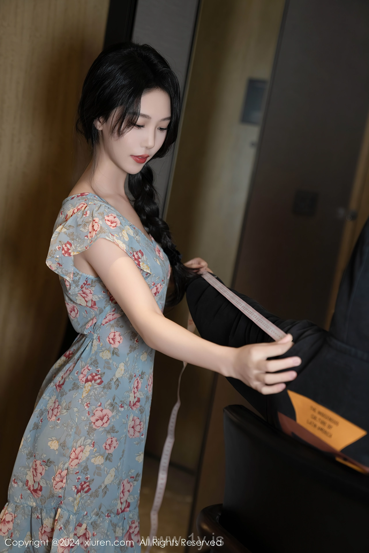 XIUREN(秀人网) No.8704 Lively Asian Enchantress 利世