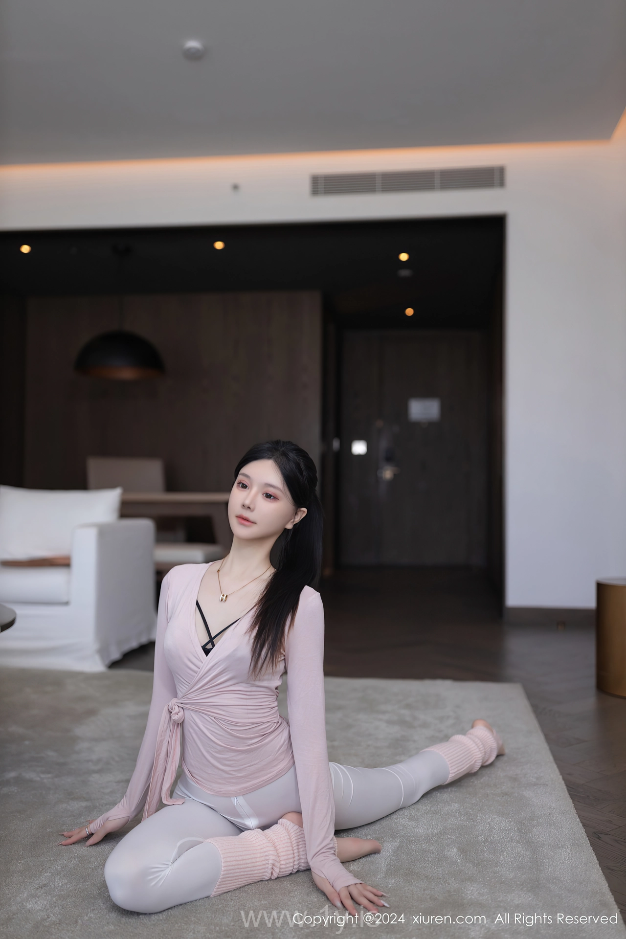 XIUREN(秀人网) No.8705 Sultry & Well-developed Chinese Fox 谢小蒽