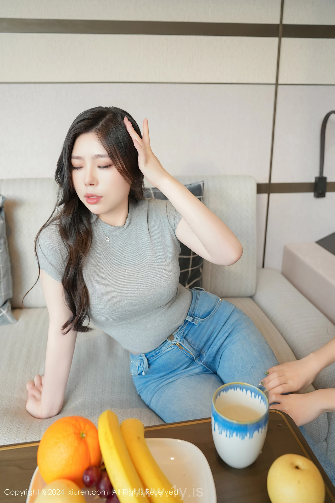 XIUREN(秀人网) No.8711 Dazzling & Playful Chinese Hottie 白茹雪abby