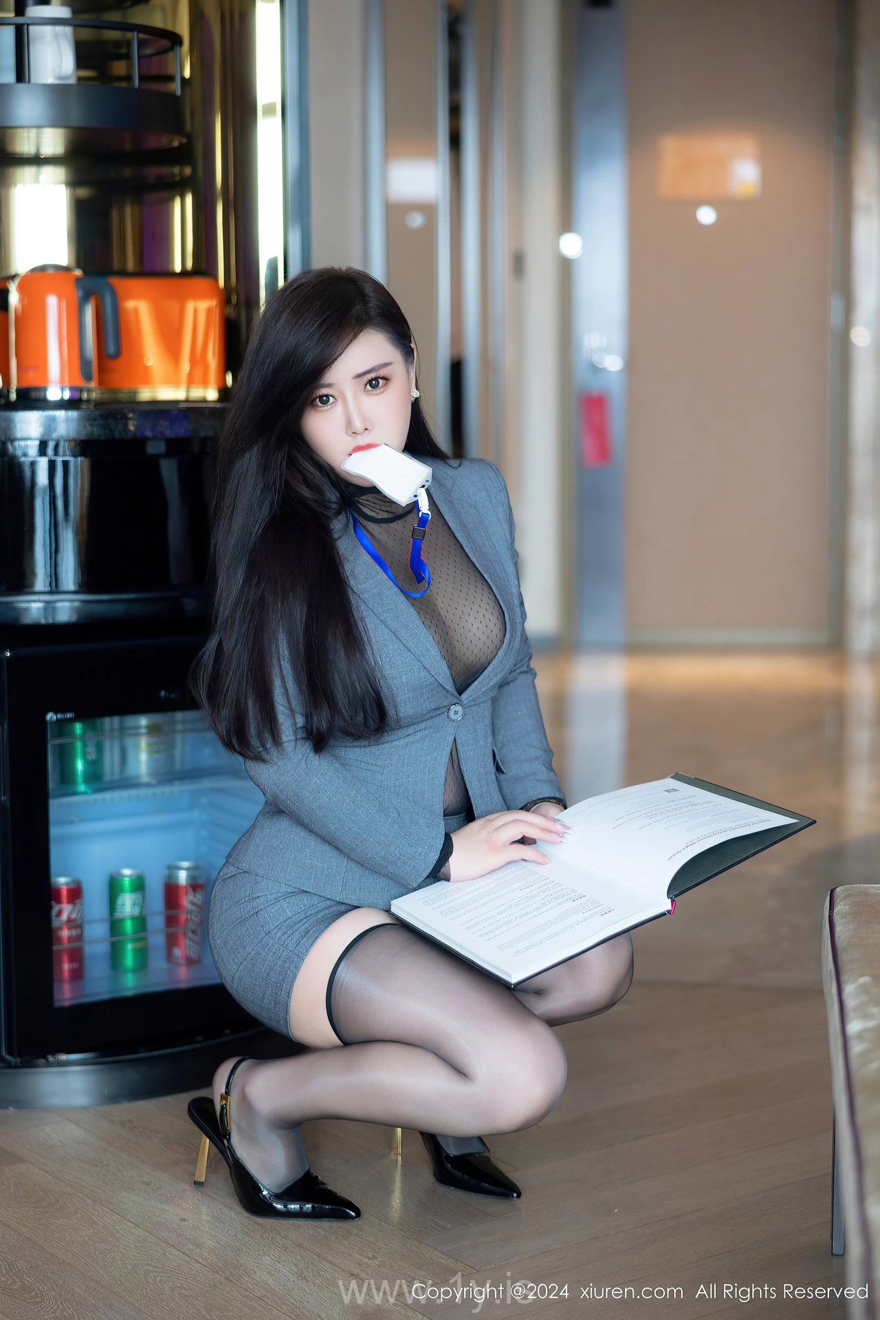 XIUREN(秀人网) No.8712 Enchanting & Tempting Chinese Vixen 王婉悠Queen