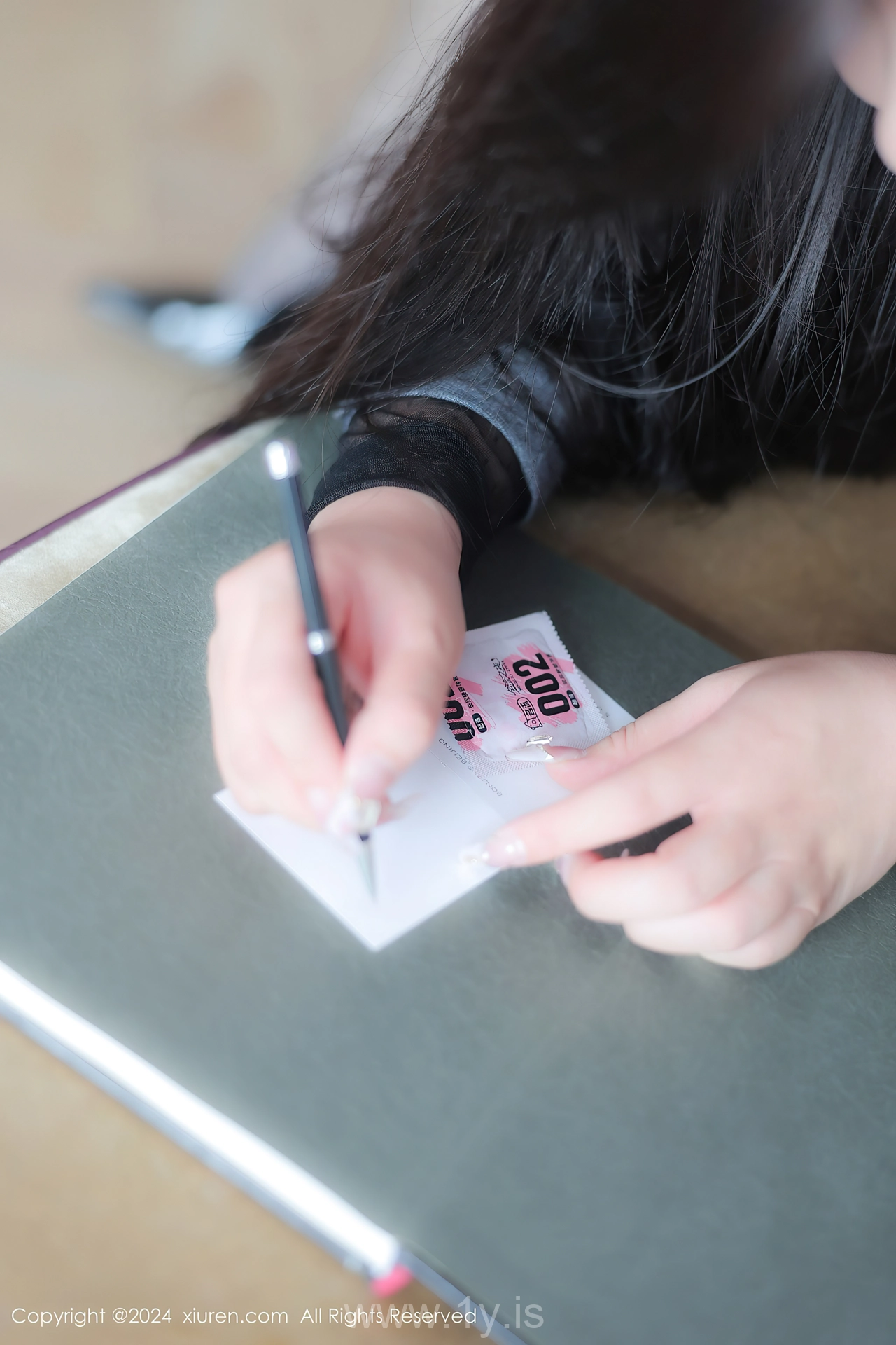 XIUREN(秀人网) No.8712 Enchanting & Tempting Chinese Vixen 王婉悠Queen