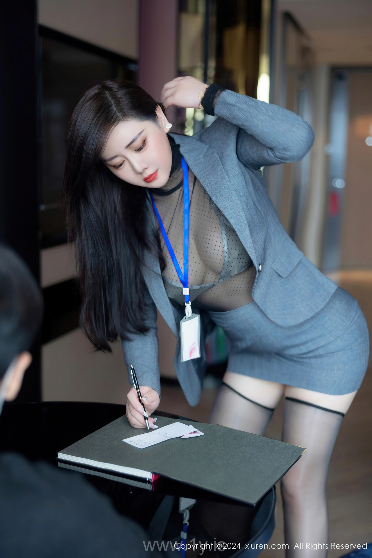 XIUREN(秀人网) No.8712 Enchanting & Tempting Chinese Vixen 王婉悠Queen