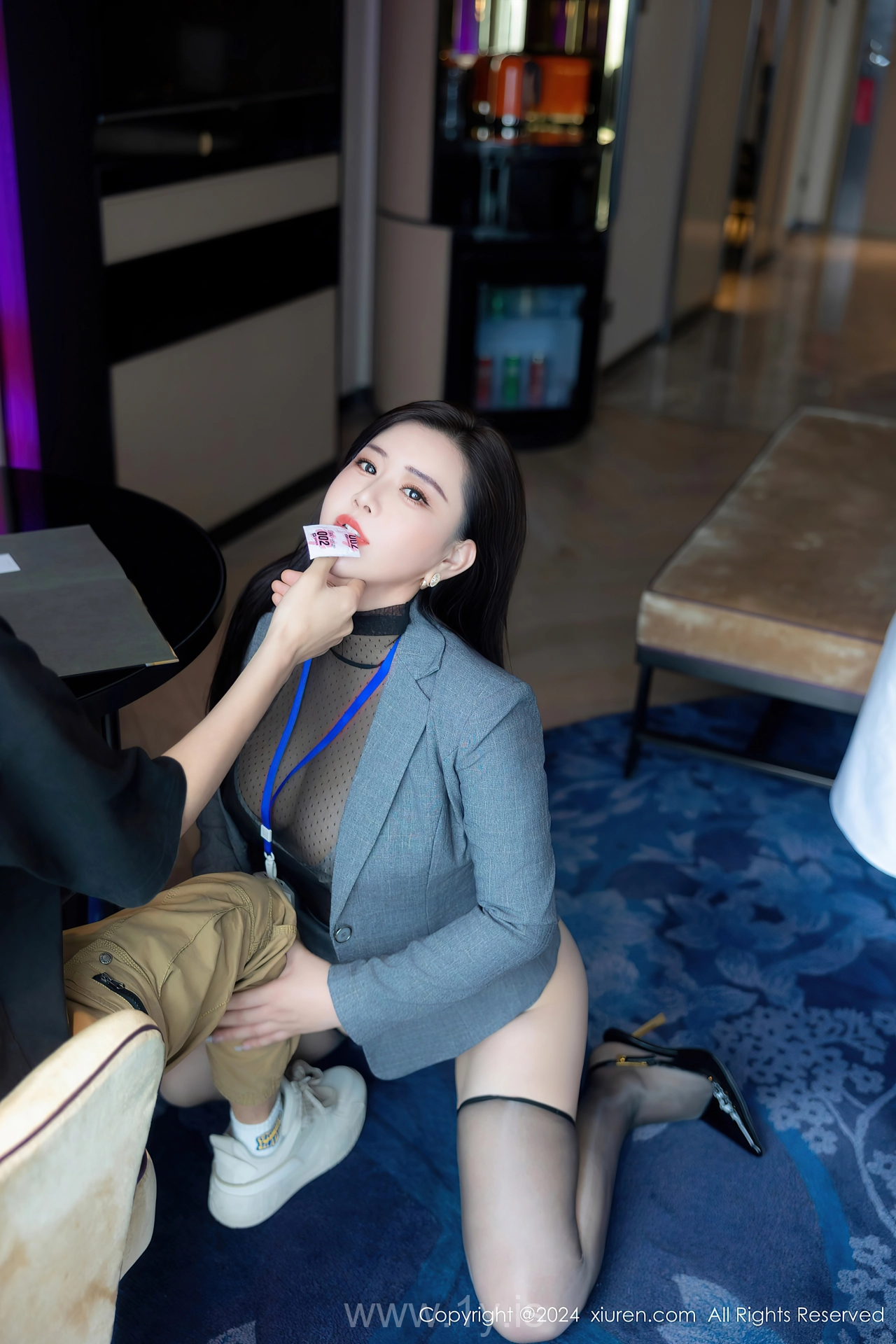 XIUREN(秀人网) No.8712 Enchanting & Tempting Chinese Vixen 王婉悠Queen