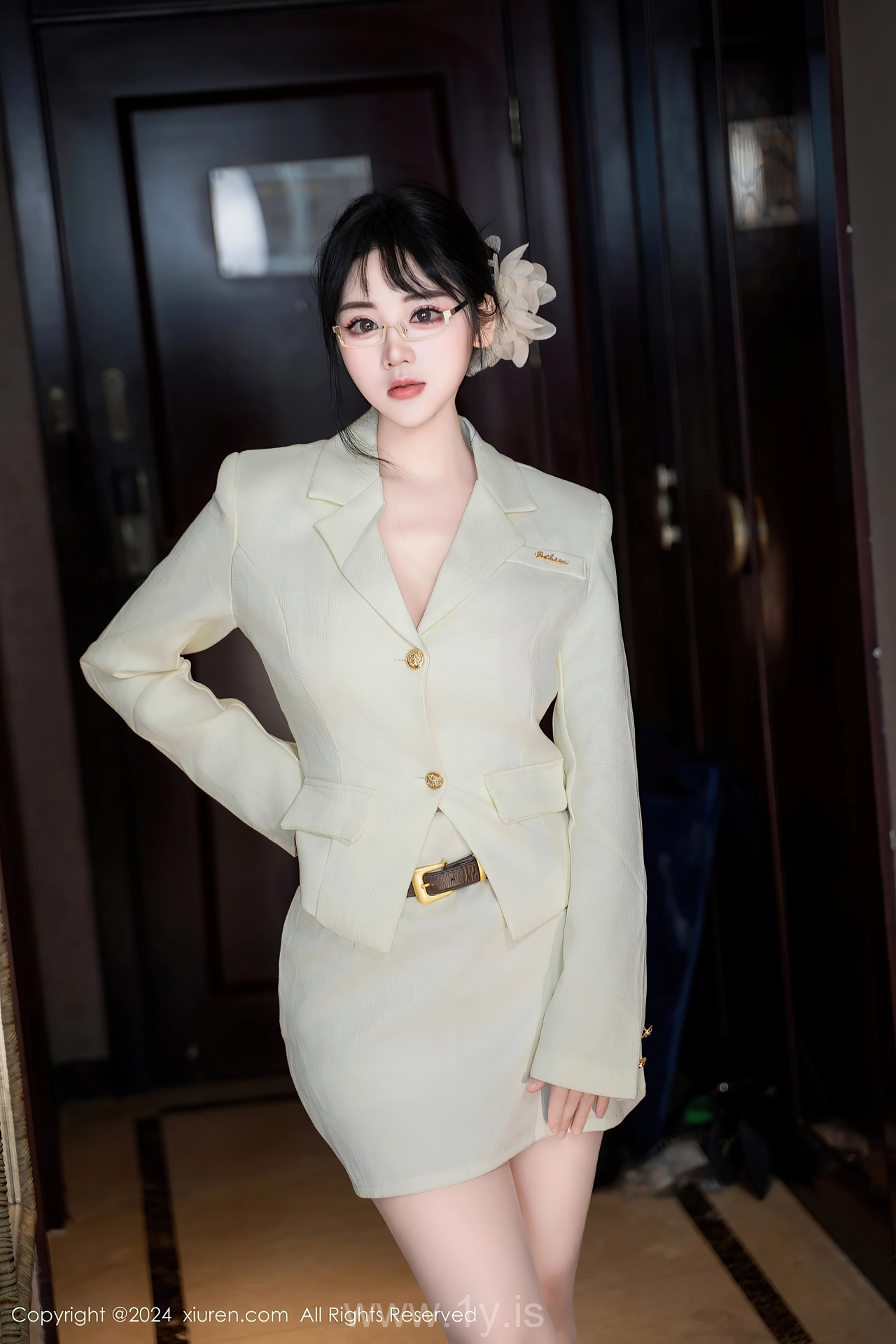 XIUREN(秀人网) No.8717 Elegant Asian Diva 汐汐爱吃草莓