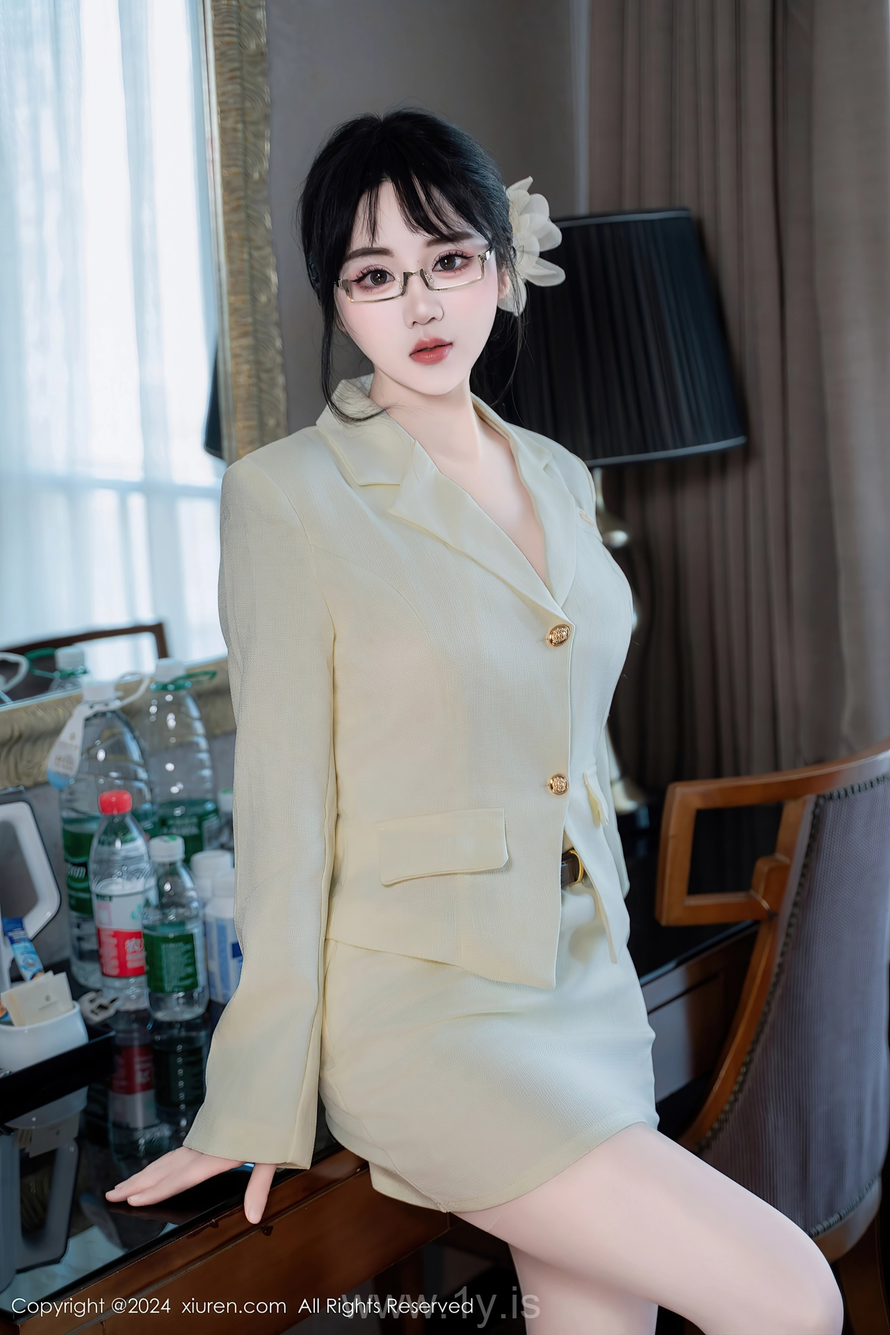 XIUREN(秀人网) No.8717 Elegant Asian Diva 汐汐爱吃草莓